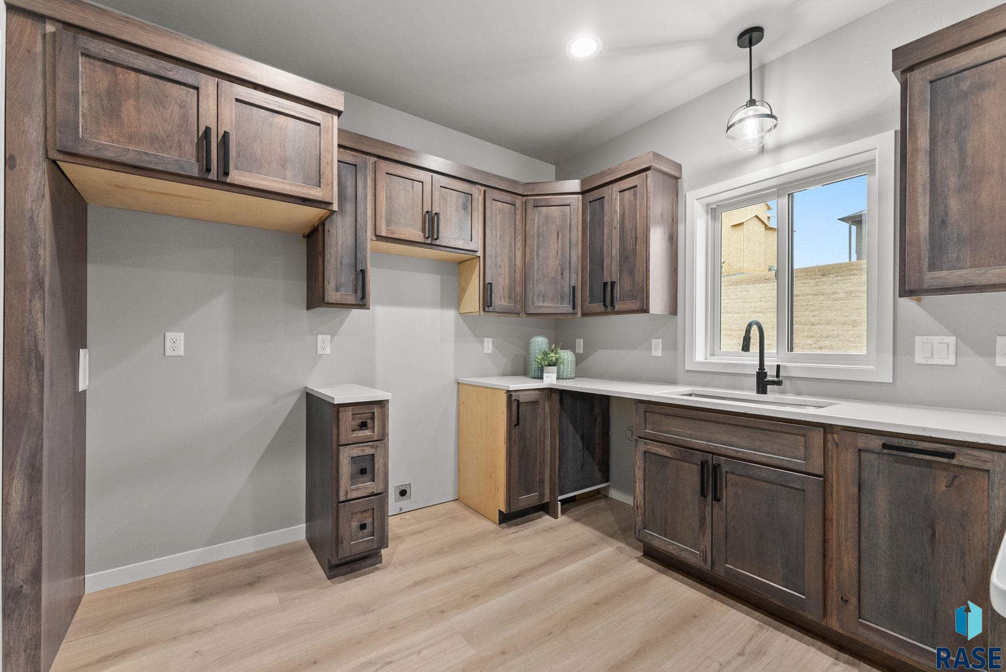 1521 W Burton Dr Drive, Brandon, South Dakota image 6
