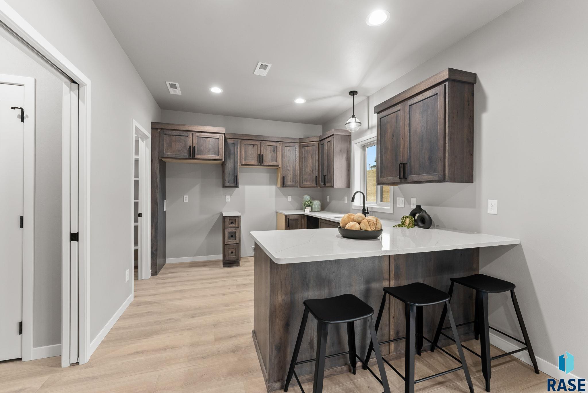 1521 W Burton Dr Drive, Brandon, South Dakota image 8