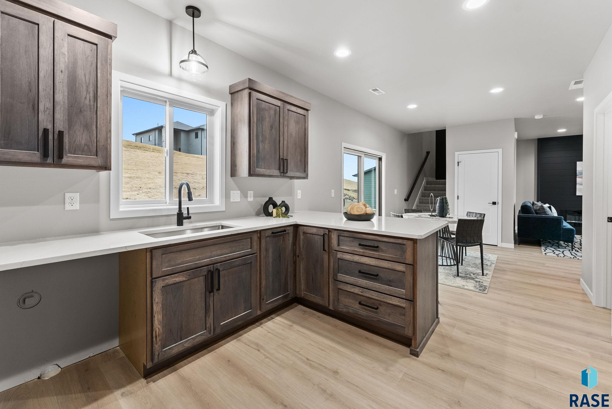 1521 W Burton Dr Drive, Brandon, South Dakota image 2