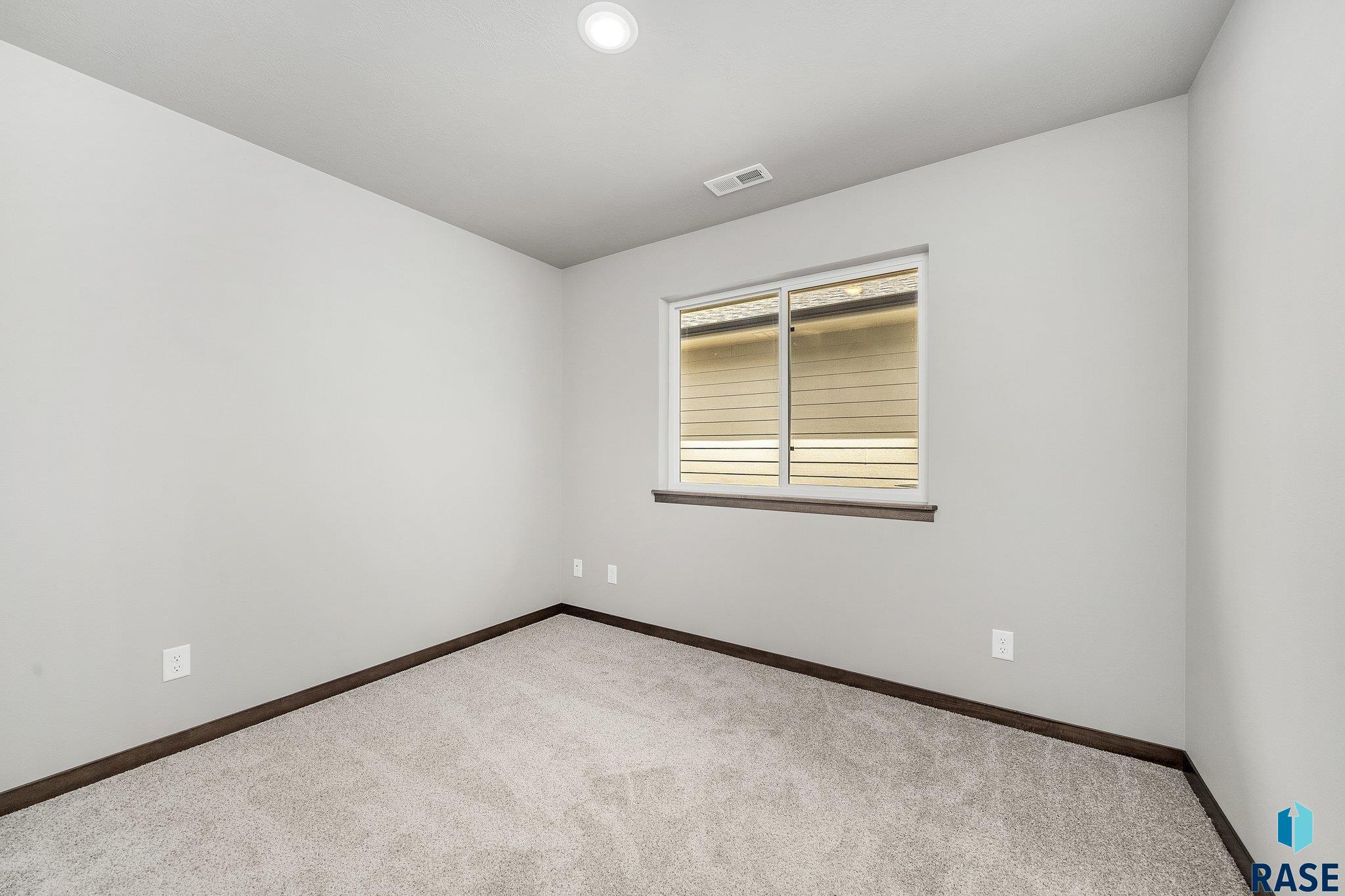 1612 N Tina Dr Drive, Sioux Falls, New Jersey image 10