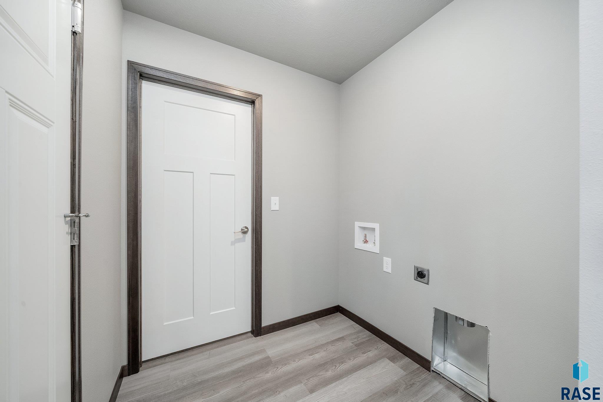 1612 N Tina Dr Drive, Sioux Falls, New Jersey image 13