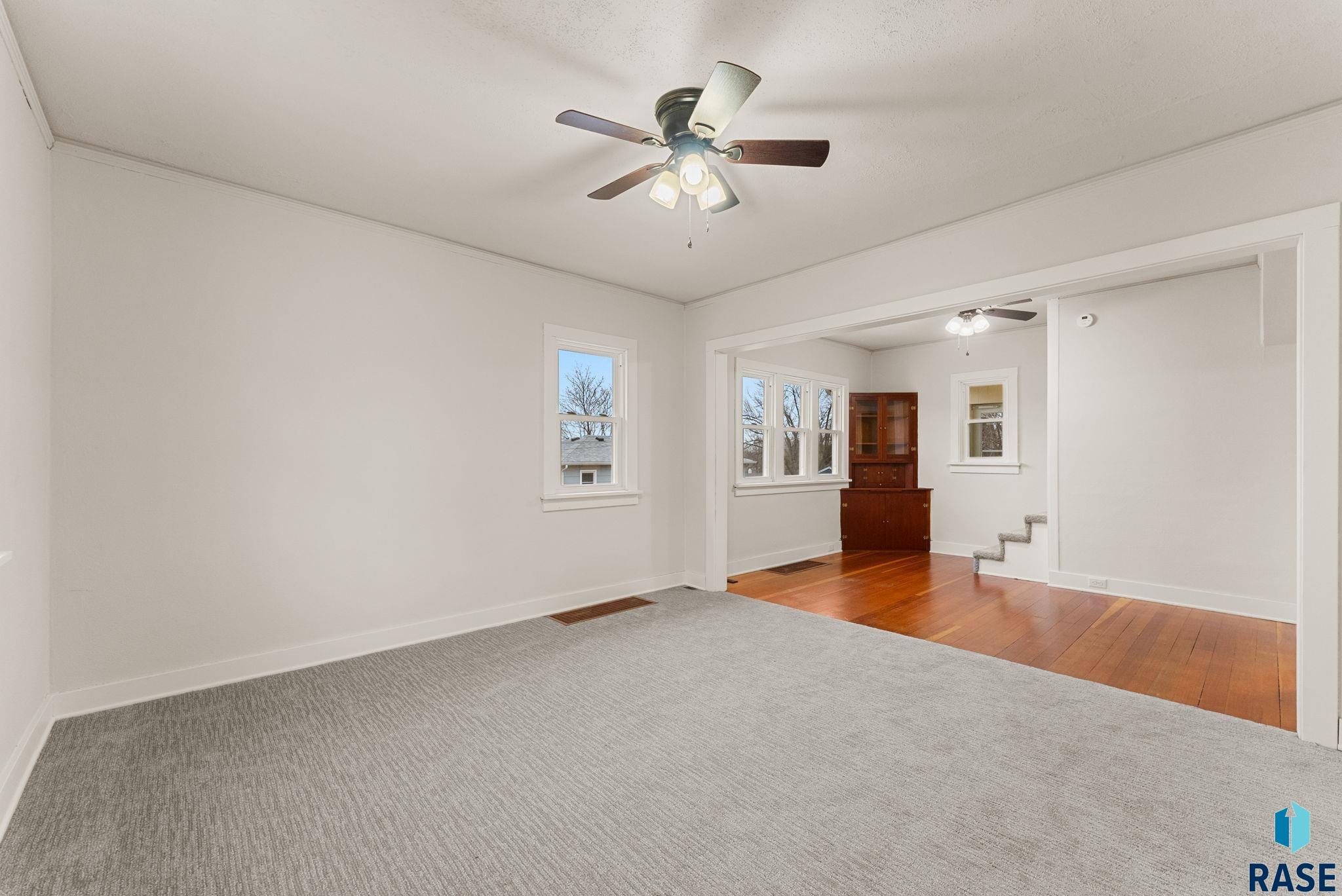 Sioux Falls, South Dakota 57105, United States, 2 Bedrooms Bedrooms, ,1 BathroomBathrooms,Residential,Contingent,9906