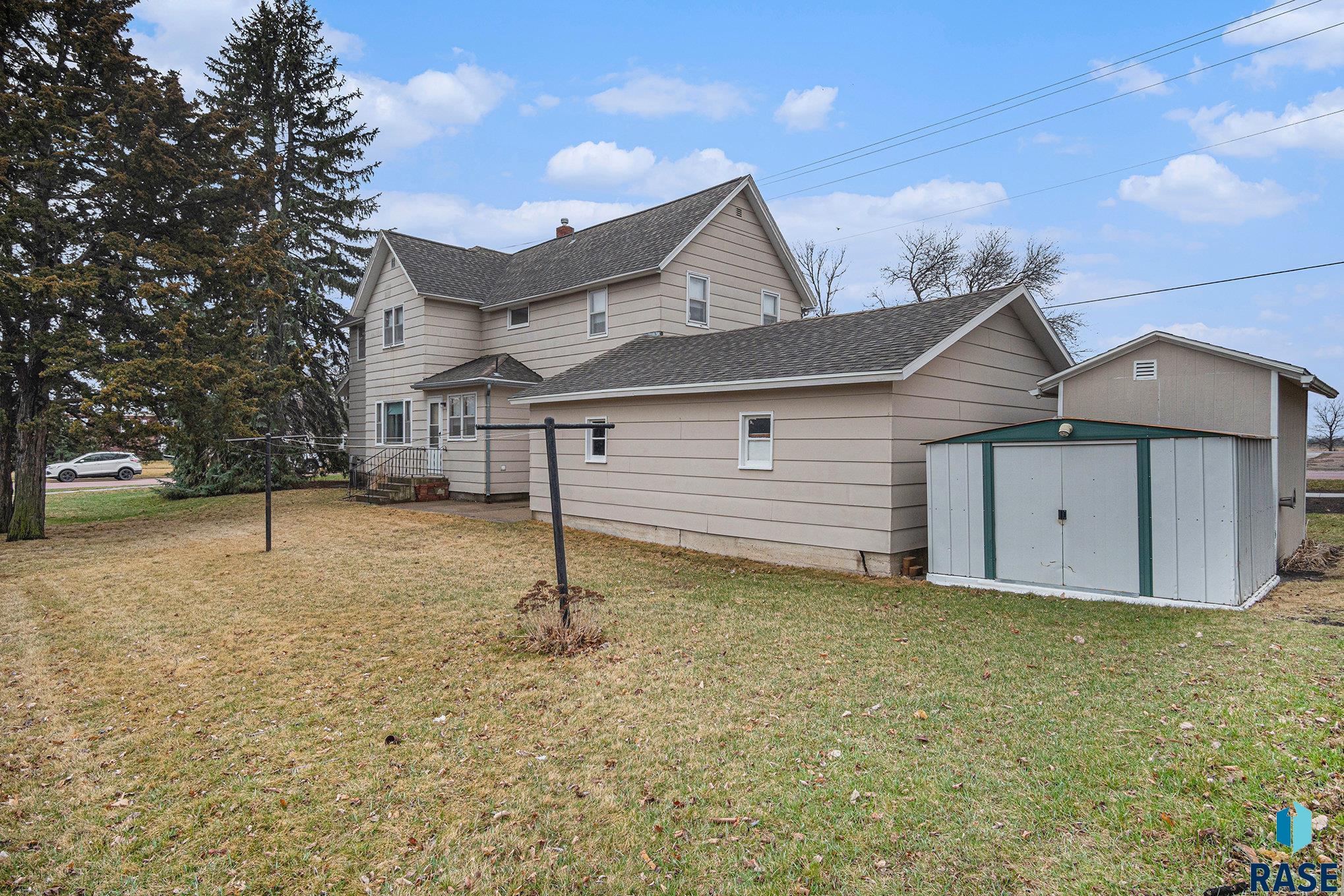 1020 NW 5th St Street, Madison, South Dakota image 5