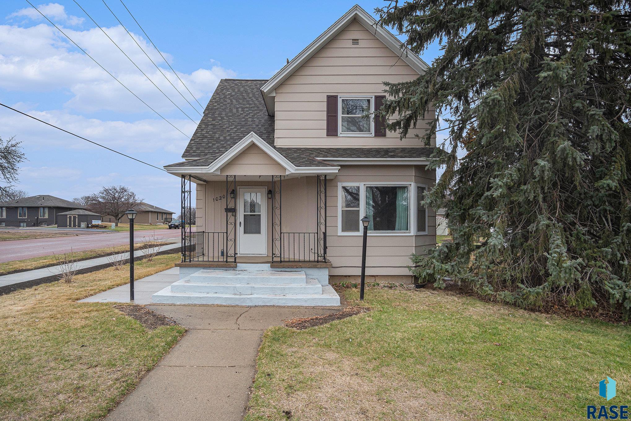 1020 NW 5th St Street, Madison, South Dakota image 2