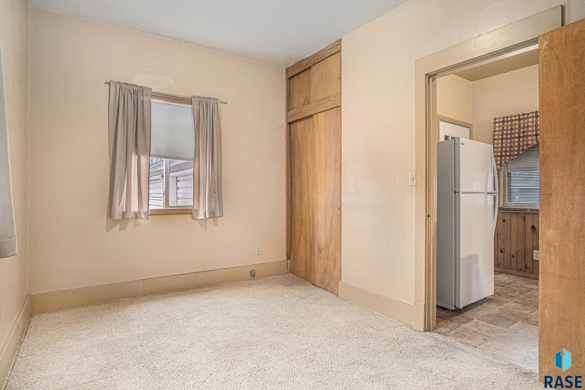1020 NW 5th St Street, Madison, South Dakota image 16