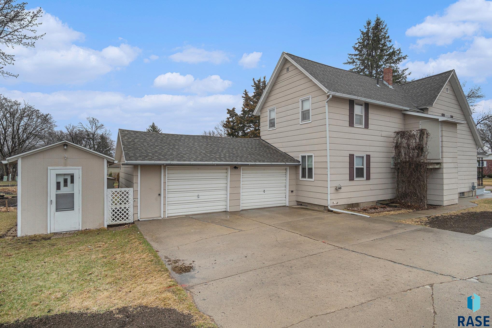 1020 NW 5th St Street, Madison, South Dakota image 3