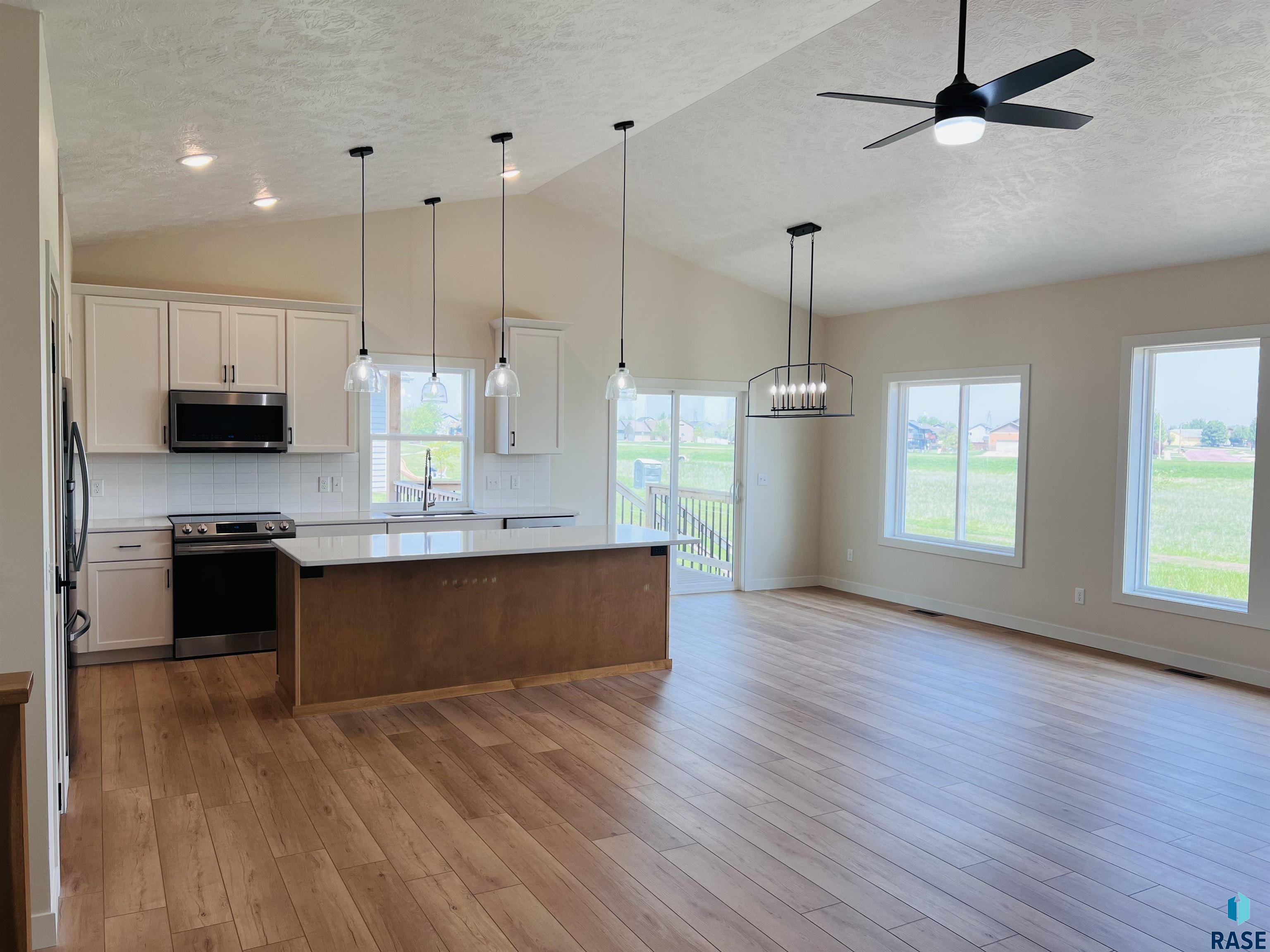 910 Johnson Creek Ct Court, Harrisburg, South Dakota image 25