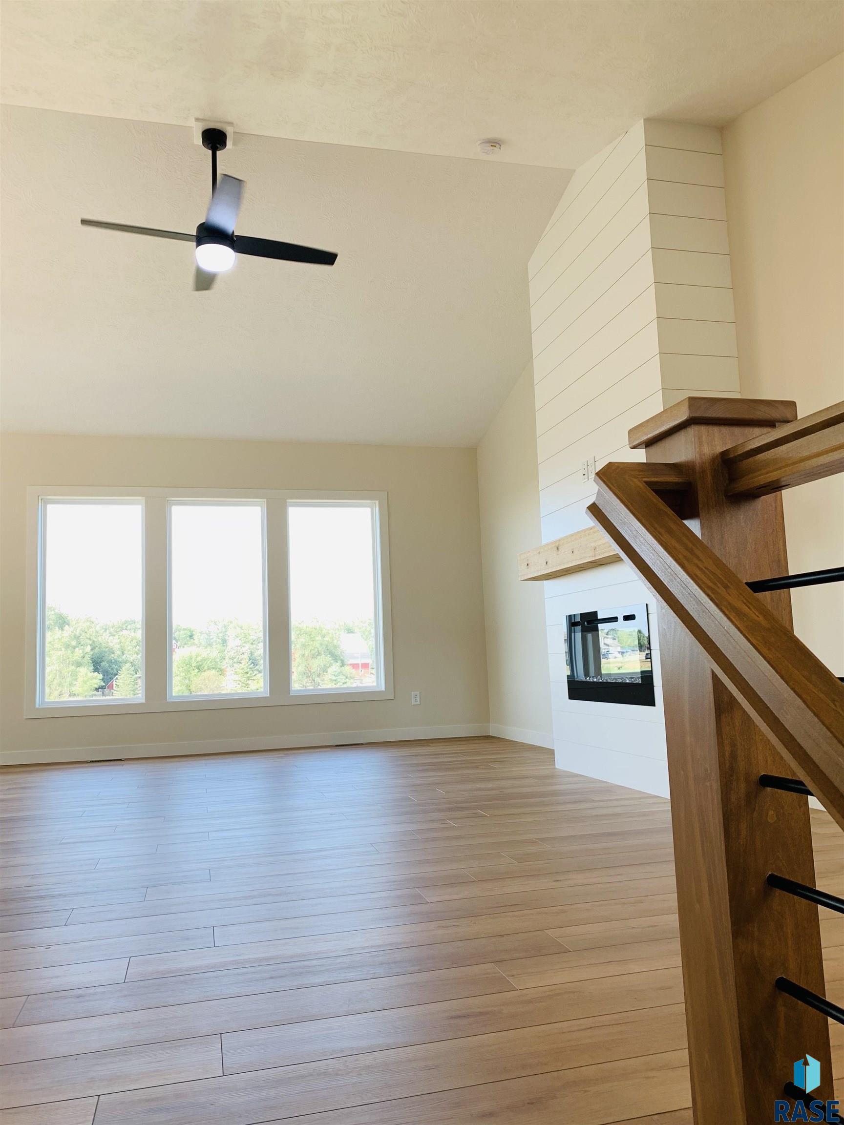 910 Johnson Creek Ct Court, Harrisburg, South Dakota image 12