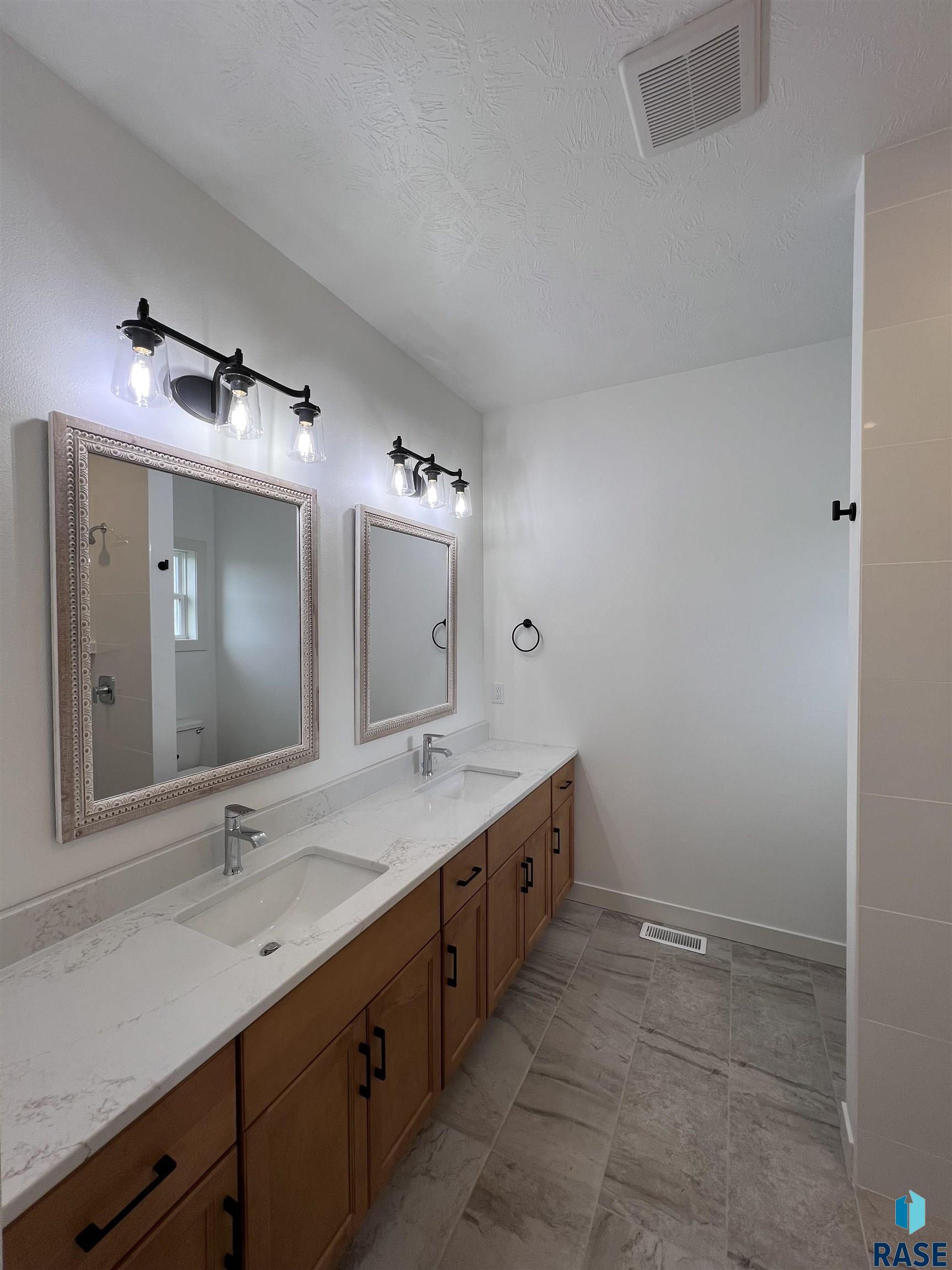 910 Johnson Creek Ct Court, Harrisburg, South Dakota image 40