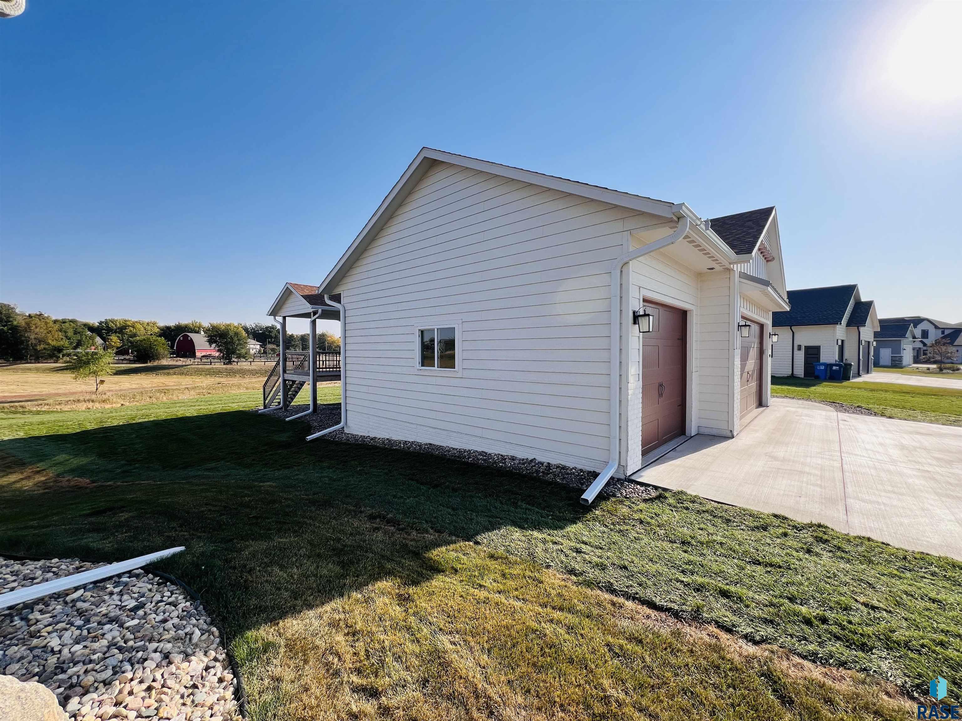 910 Johnson Creek Ct Court, Harrisburg, South Dakota image 4