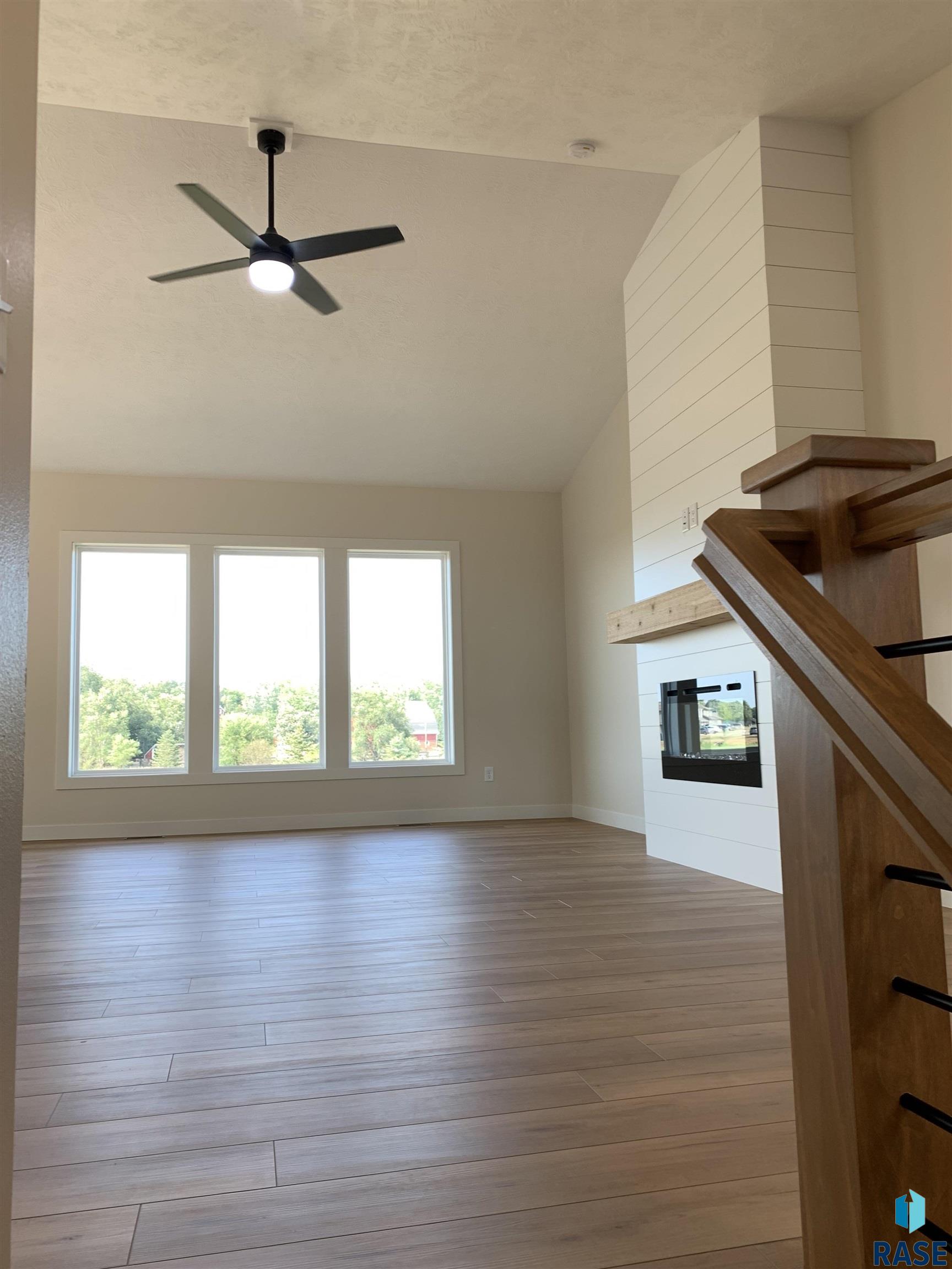 910 Johnson Creek Ct Court, Harrisburg, South Dakota image 37