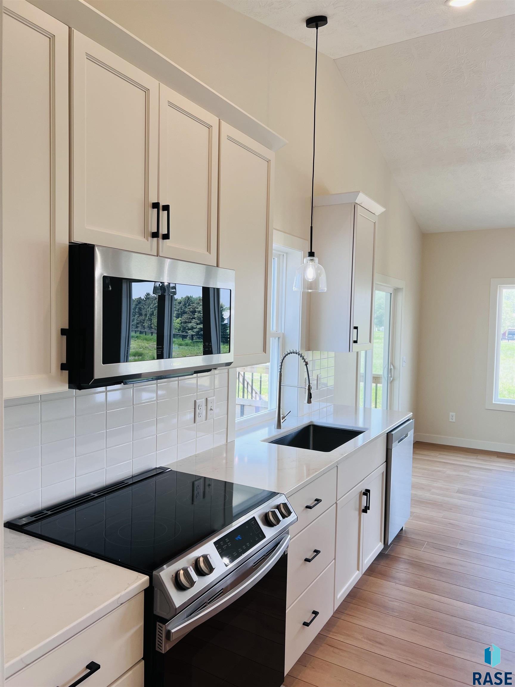 910 Johnson Creek Ct Court, Harrisburg, South Dakota image 18