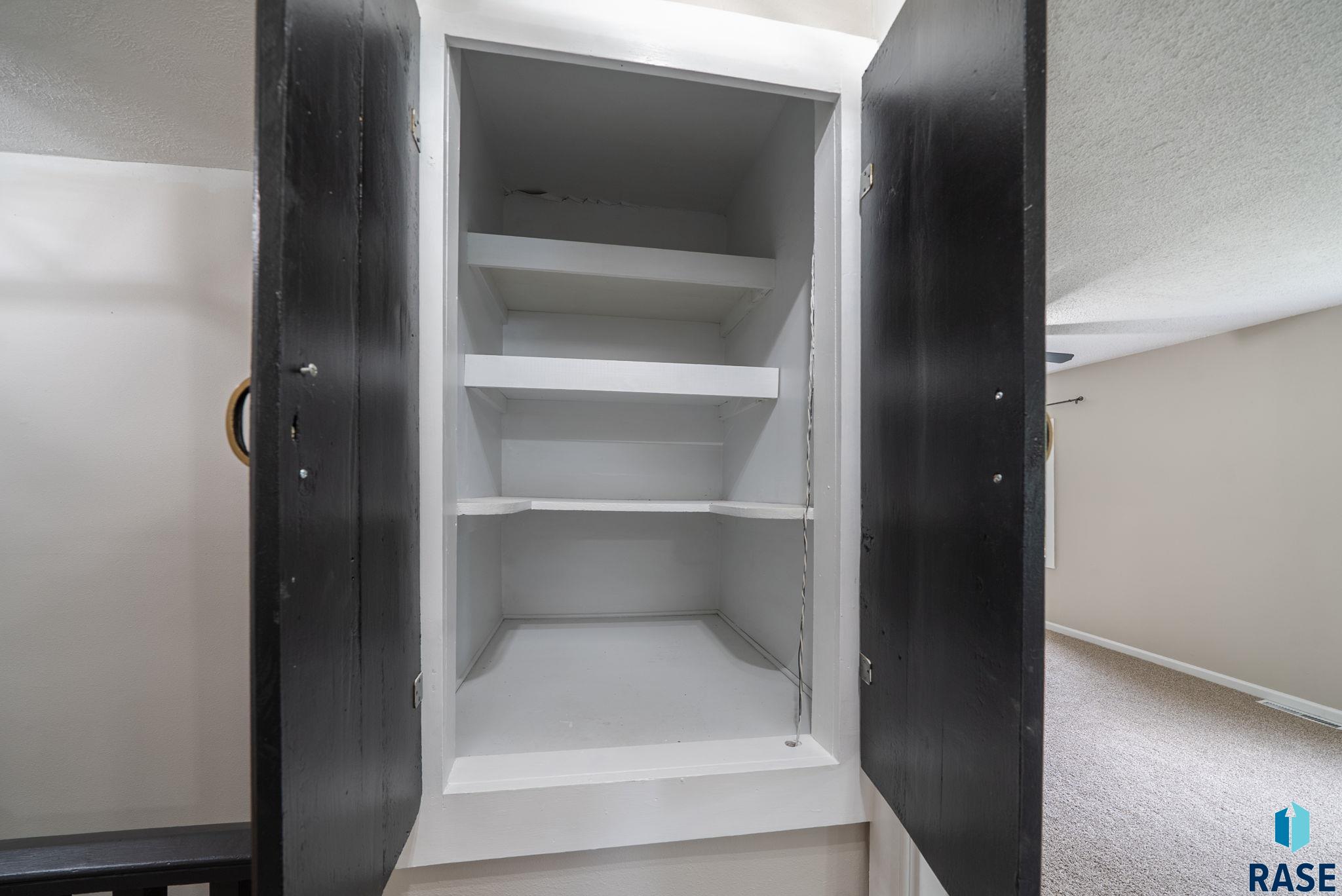 Baltic, South Dakota 57003, United States, 5 Bedrooms Bedrooms, ,2 BathroomsBathrooms,Residential,Active,186637