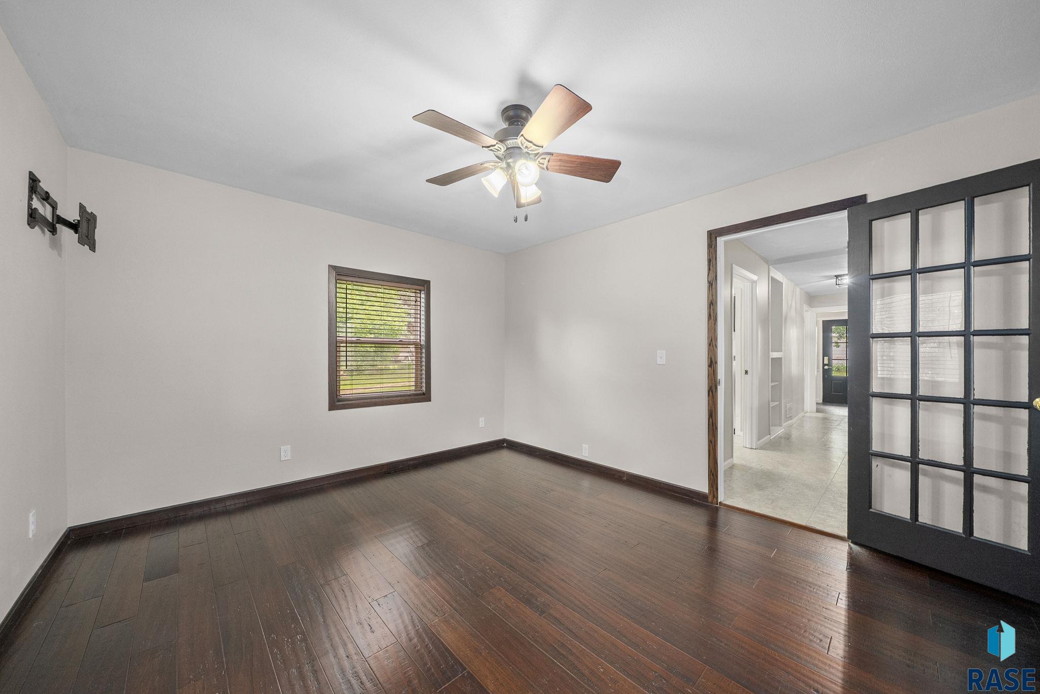 Baltic, South Dakota 57003, United States, 5 Bedrooms Bedrooms, ,2 BathroomsBathrooms,Residential,Active,186637