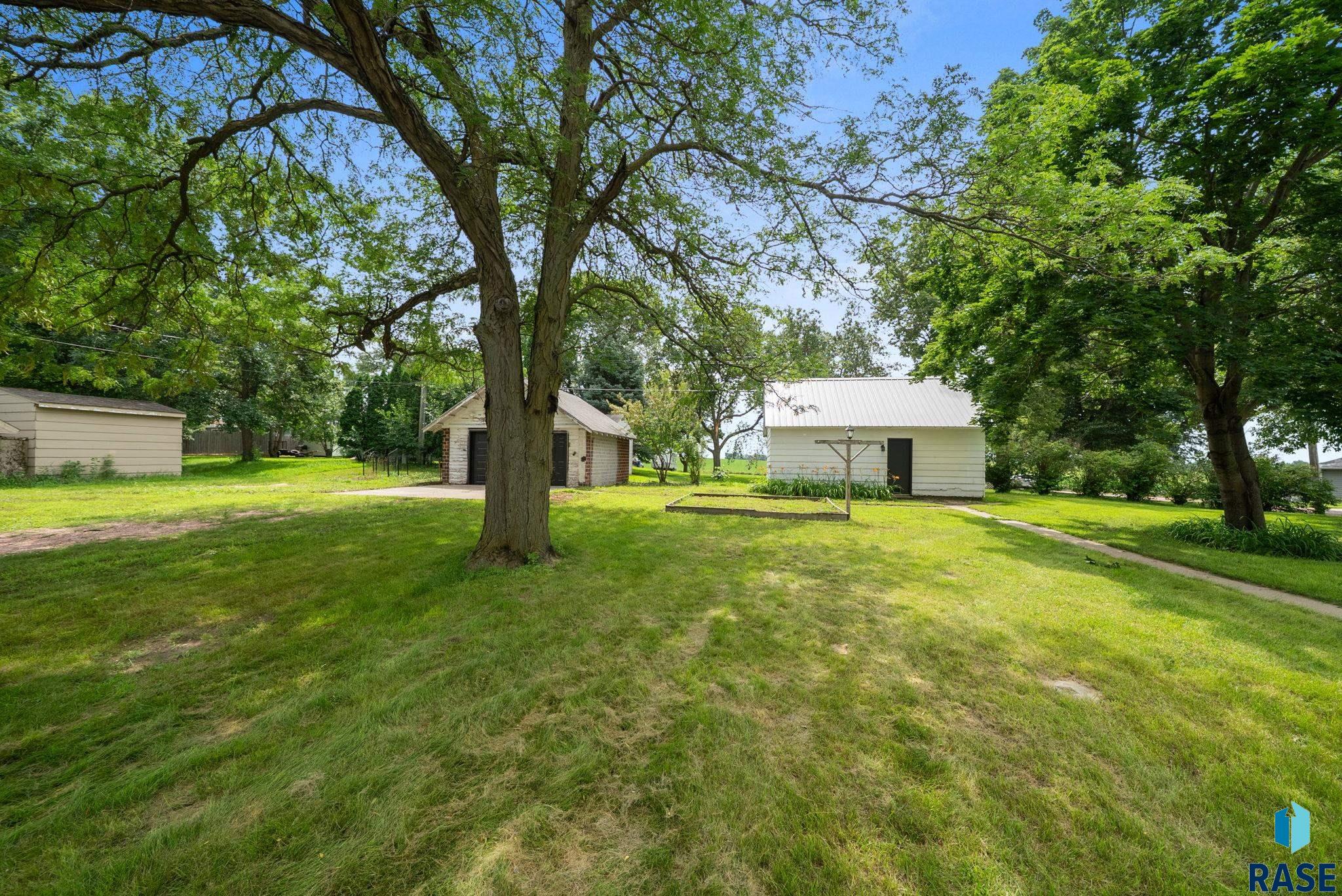 Baltic, South Dakota 57003, United States, 5 Bedrooms Bedrooms, ,2 BathroomsBathrooms,Residential,Active,186637