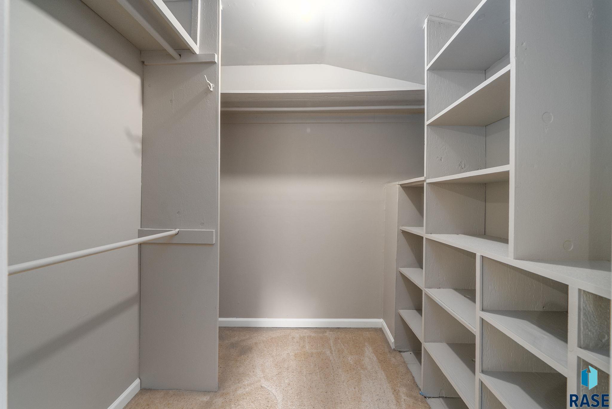 Baltic, South Dakota 57003, United States, 5 Bedrooms Bedrooms, ,2 BathroomsBathrooms,Residential,Active,186637