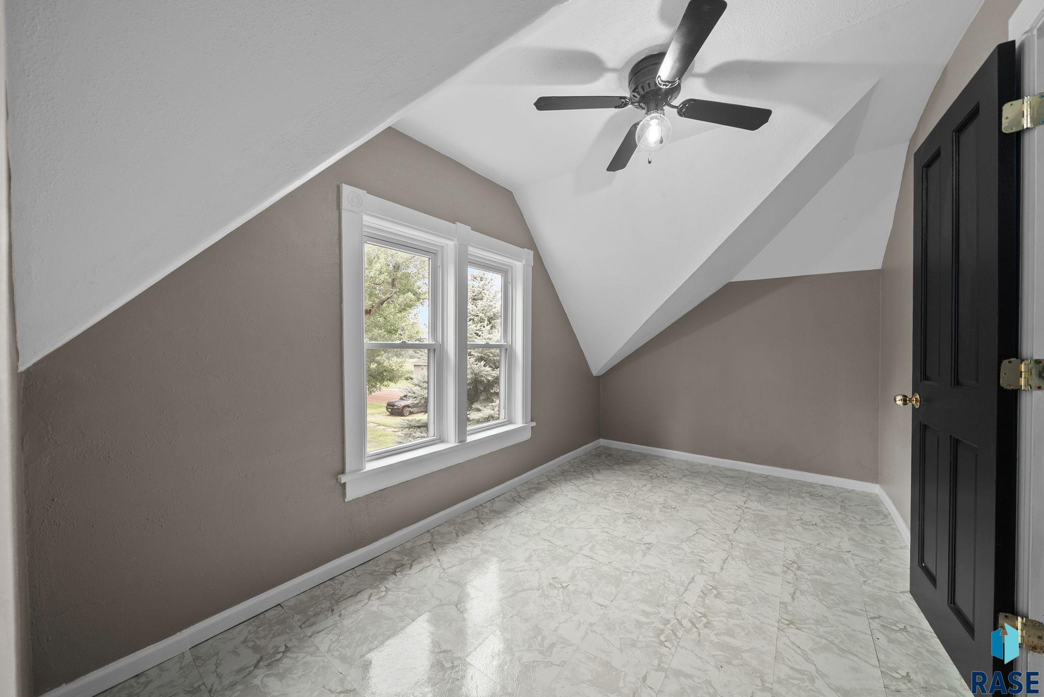 Baltic, South Dakota 57003, United States, 5 Bedrooms Bedrooms, ,2 BathroomsBathrooms,Residential,Active,186637