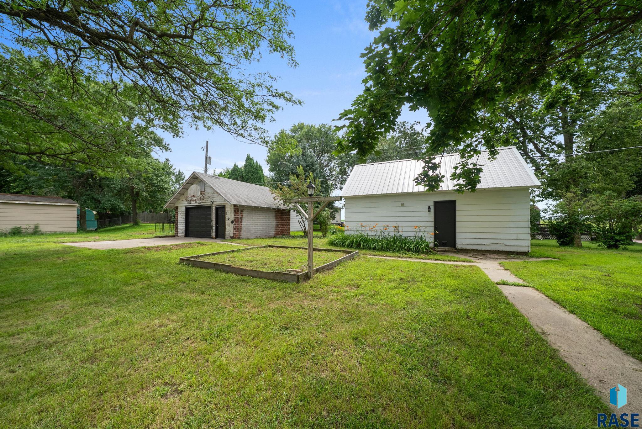 Baltic, South Dakota 57003, United States, 5 Bedrooms Bedrooms, ,2 BathroomsBathrooms,Residential,Active,186637