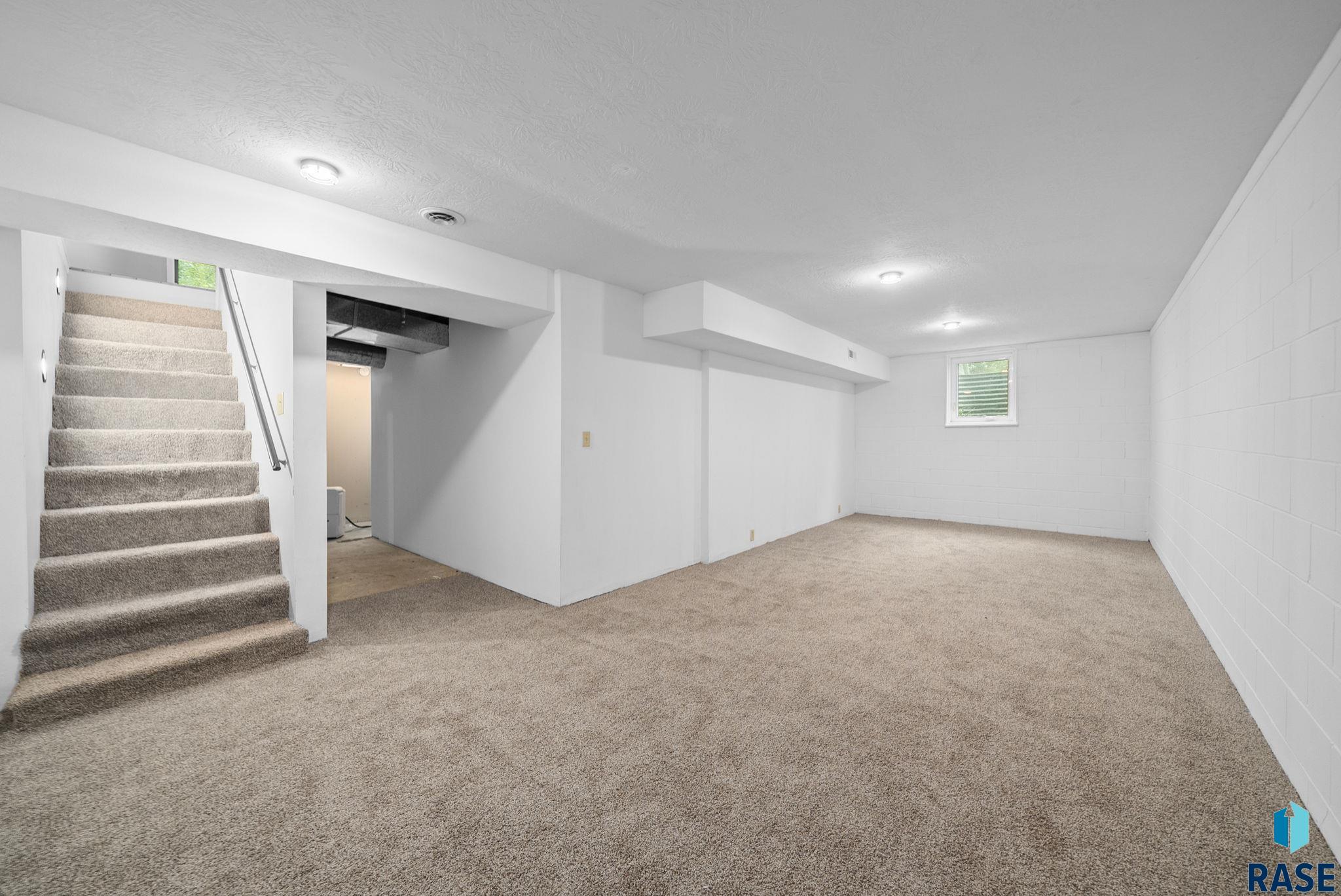 Baltic, South Dakota 57003, United States, 5 Bedrooms Bedrooms, ,2 BathroomsBathrooms,Residential,Active,186637