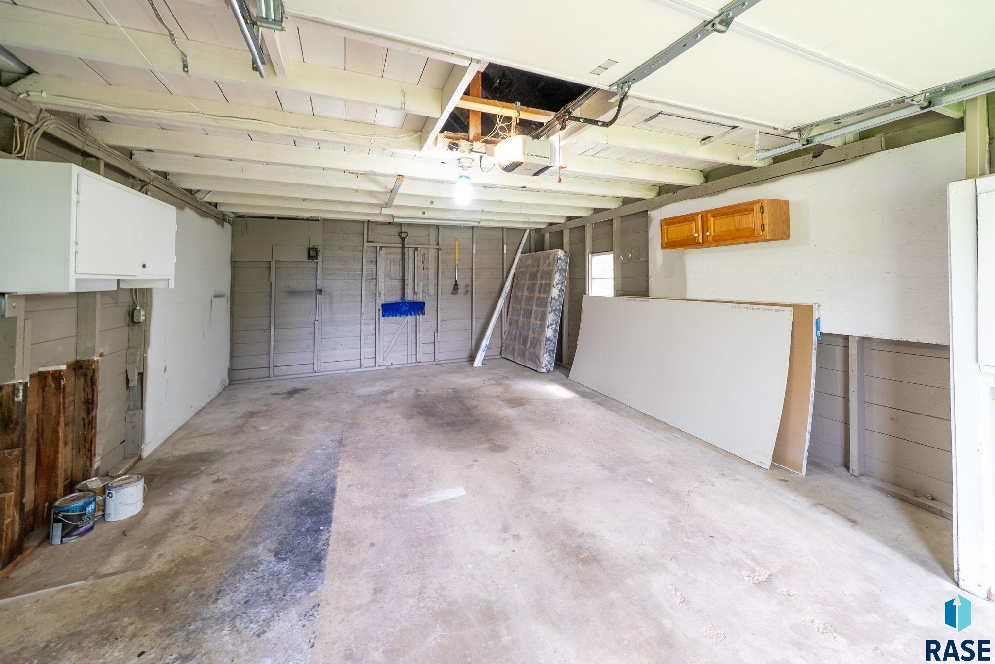 Baltic, South Dakota 57003, United States, 5 Bedrooms Bedrooms, ,2 BathroomsBathrooms,Residential,Active,186637