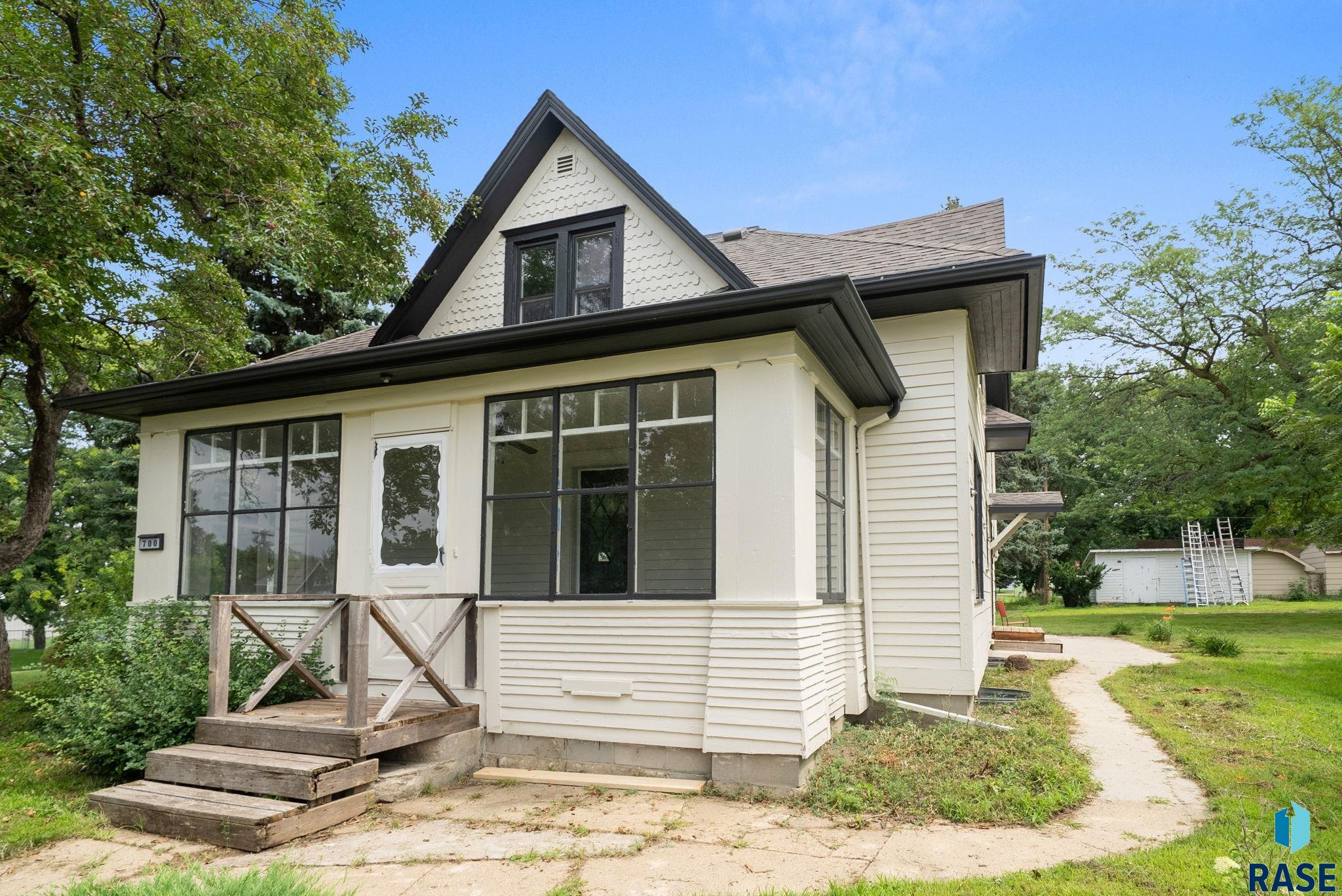 Baltic, South Dakota 57003, United States, 5 Bedrooms Bedrooms, ,2 BathroomsBathrooms,Residential,Active,186637