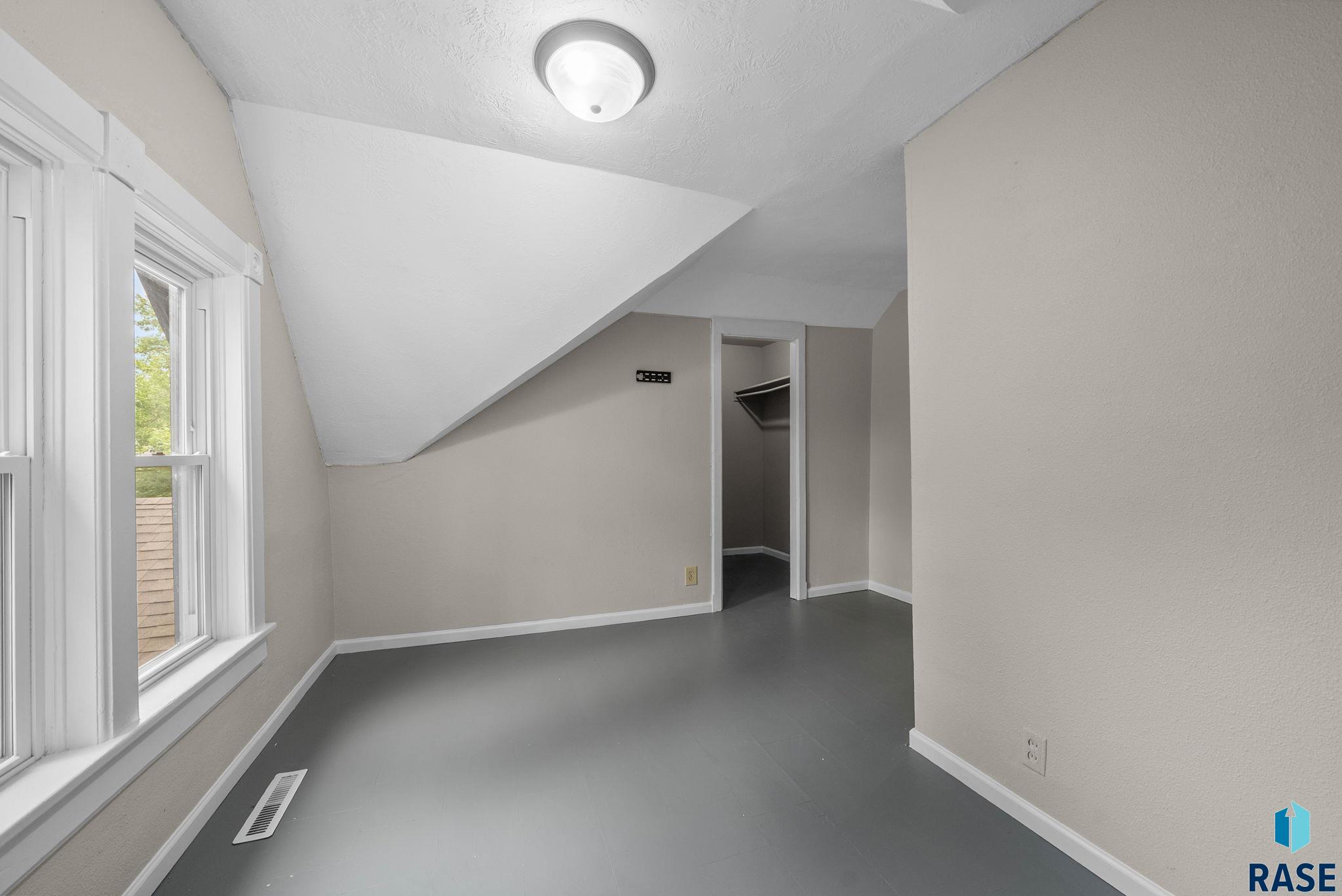 Baltic, South Dakota 57003, United States, 5 Bedrooms Bedrooms, ,2 BathroomsBathrooms,Residential,Active,186637