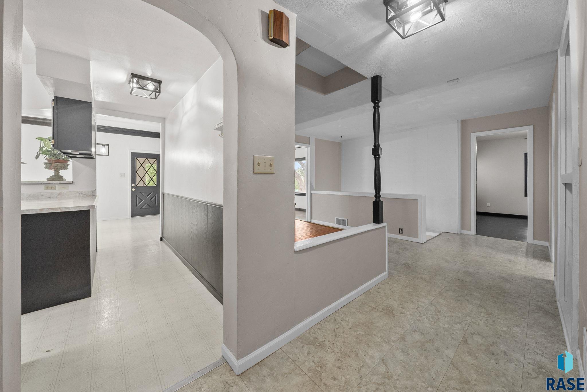 Baltic, South Dakota 57003, United States, 5 Bedrooms Bedrooms, ,2 BathroomsBathrooms,Residential,Active,186637