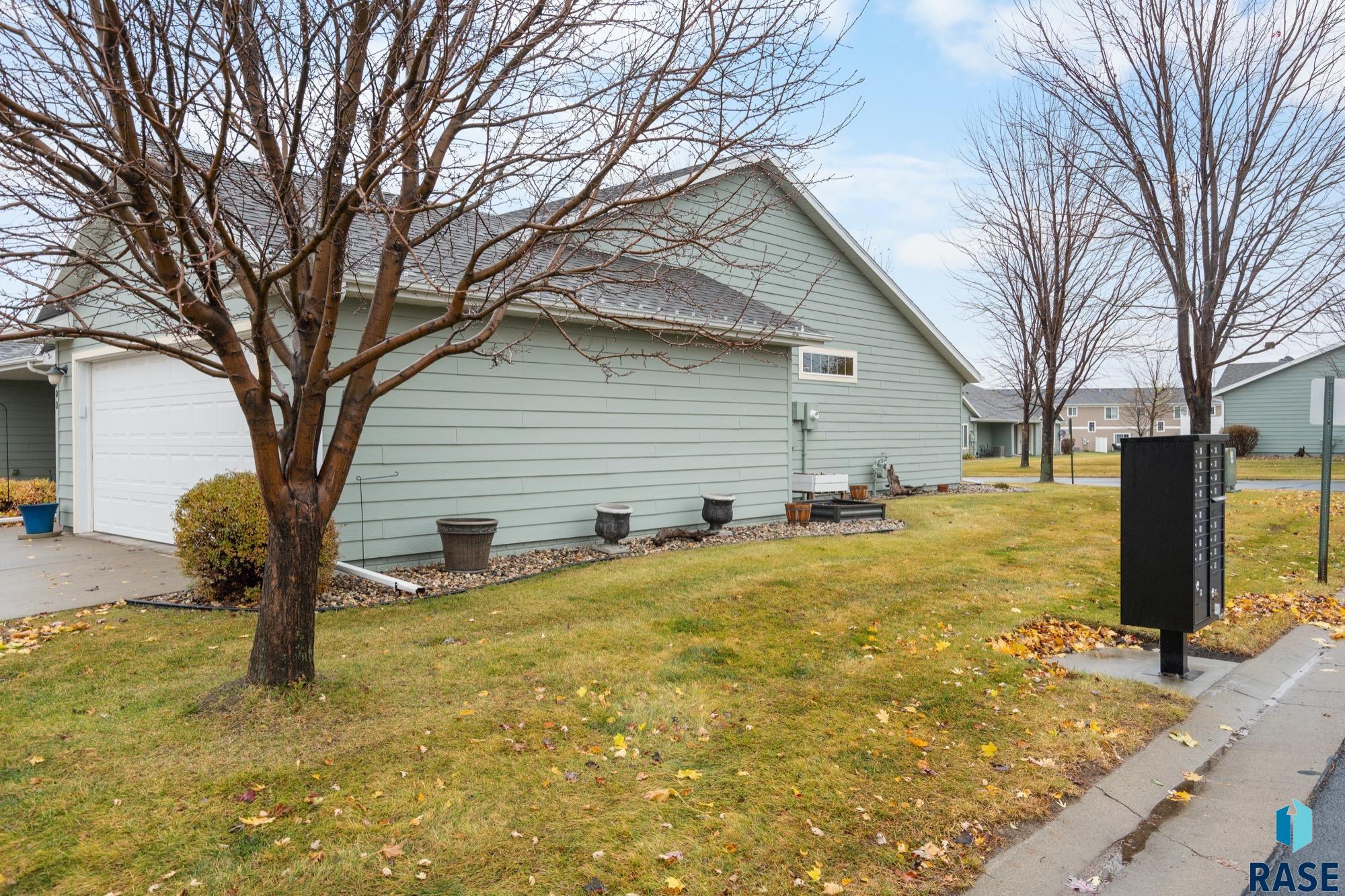 1100 N Redbud Pl Place, Sioux Falls, South Dakota image 30