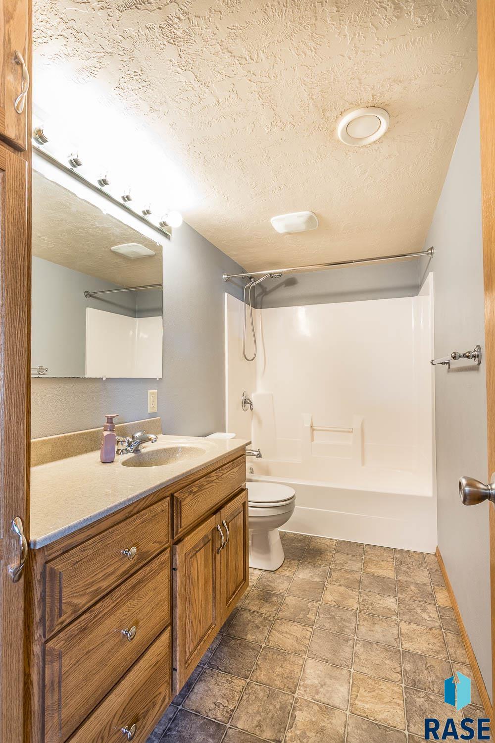 6608 N Alicia Ave Avenue, Sioux Falls, New Jersey image 15