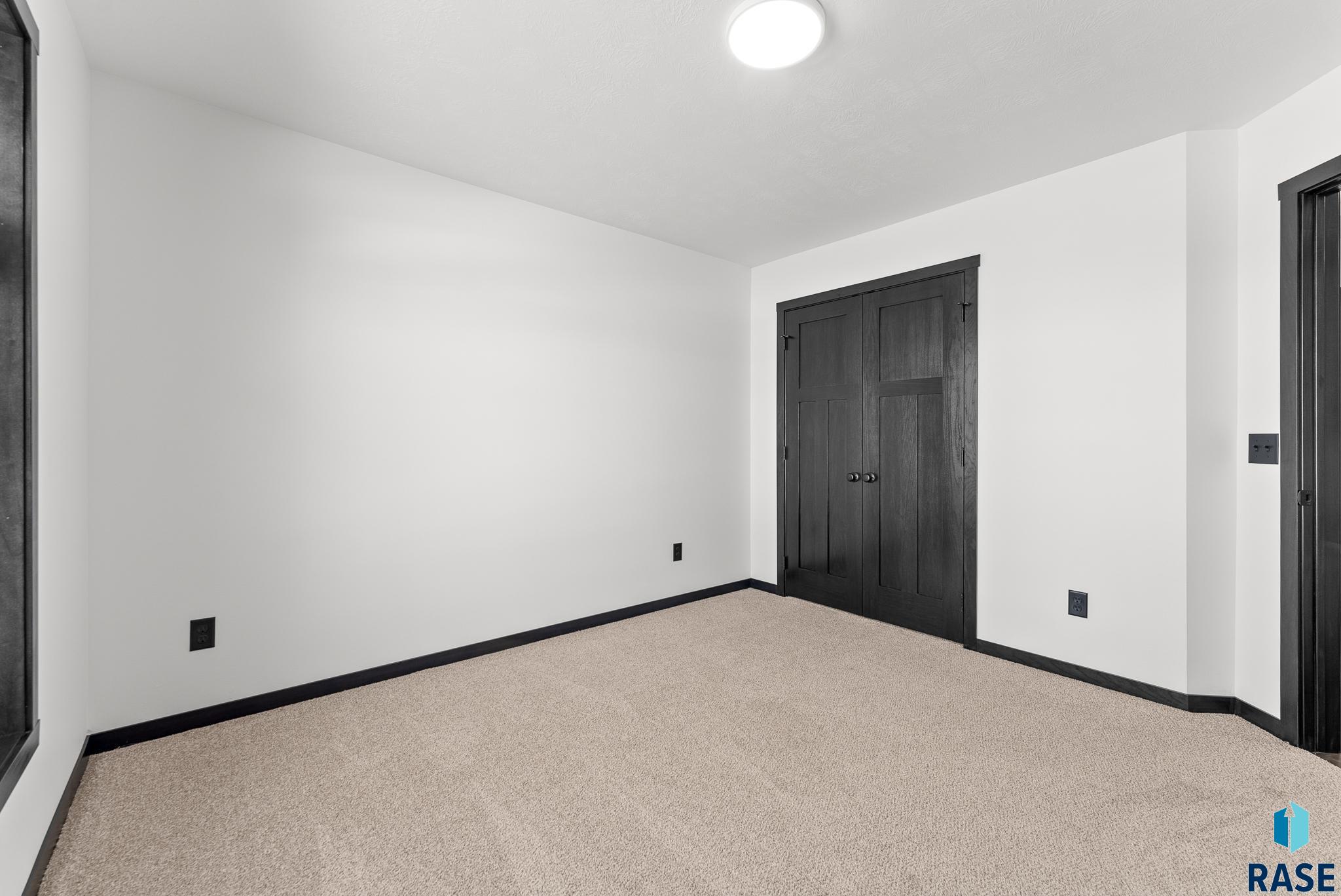 5413 E 64th St Street, Sioux Falls, South Dakota image 43