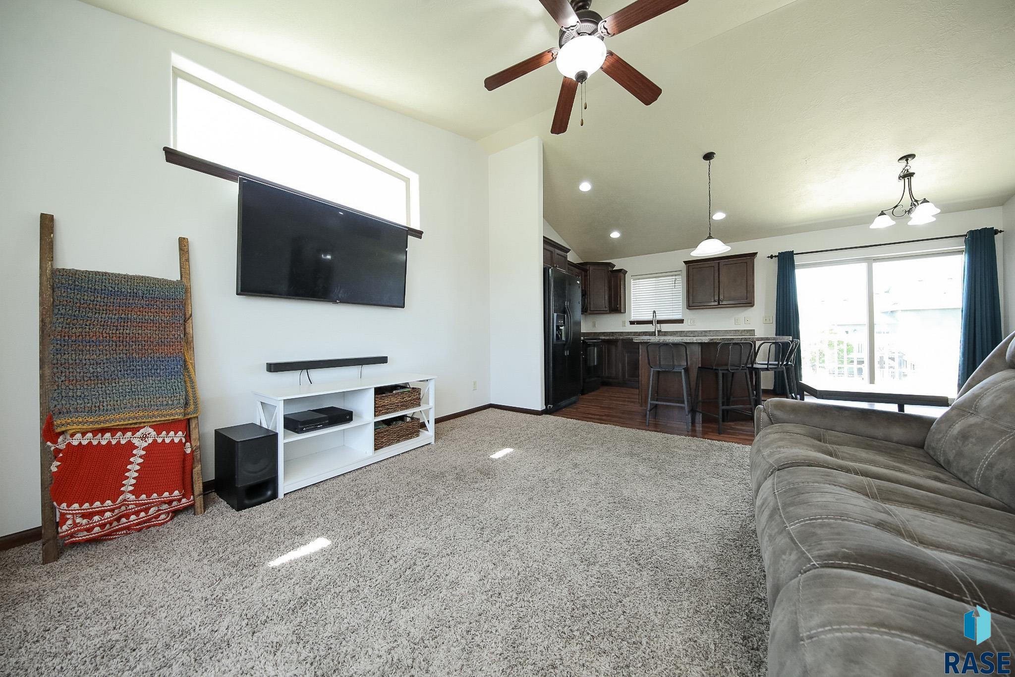 405 N Perry Ln Lane, Harrisburg, New Jersey image 4