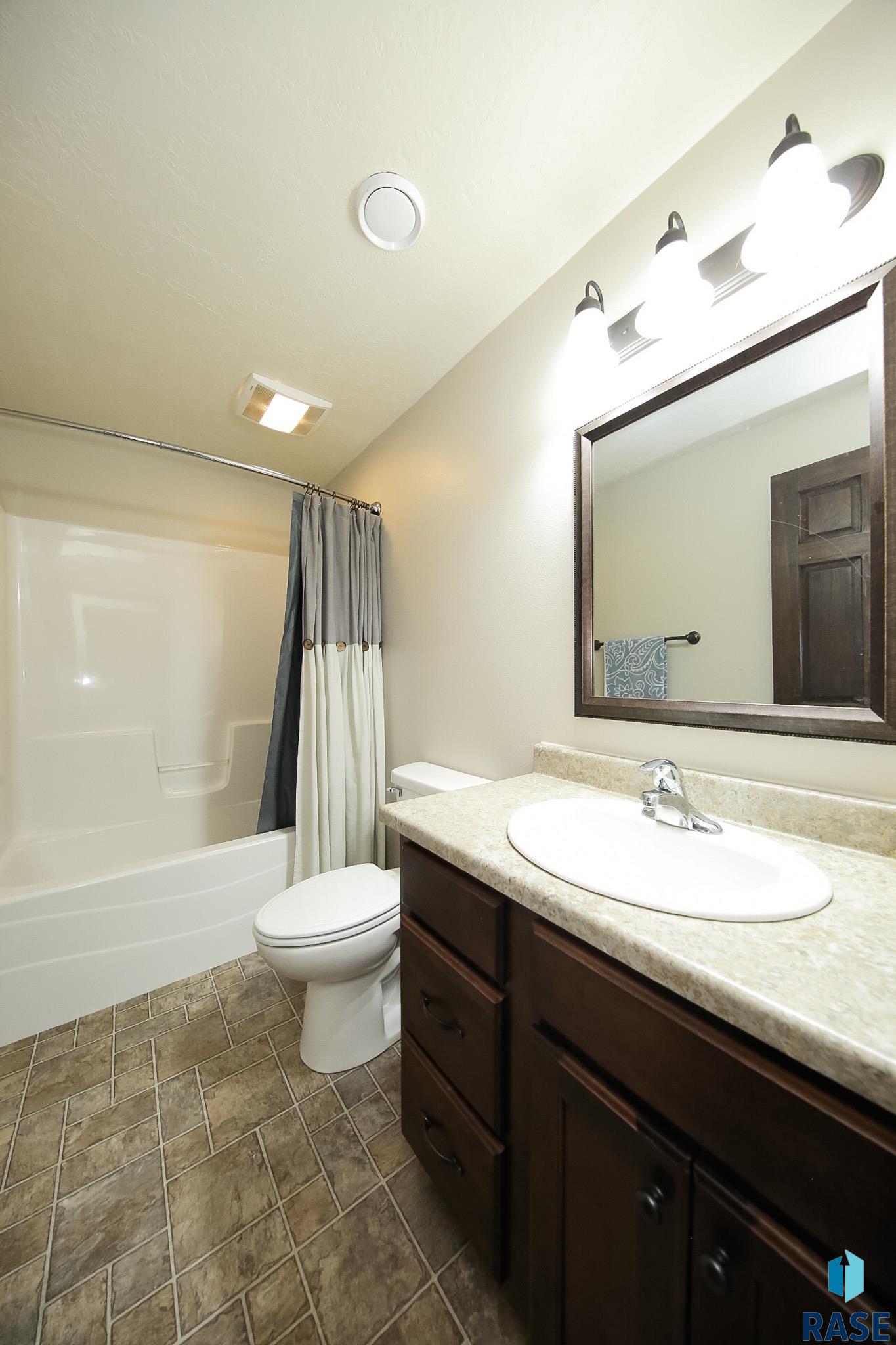405 N Perry Ln Lane, Harrisburg, New Jersey image 11