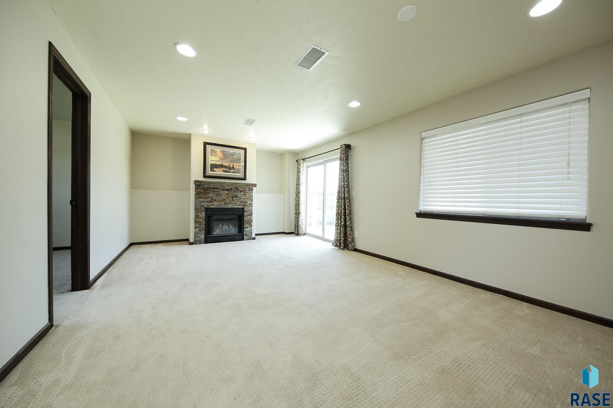 405 N Perry Ln Lane, Harrisburg, New Jersey image 13