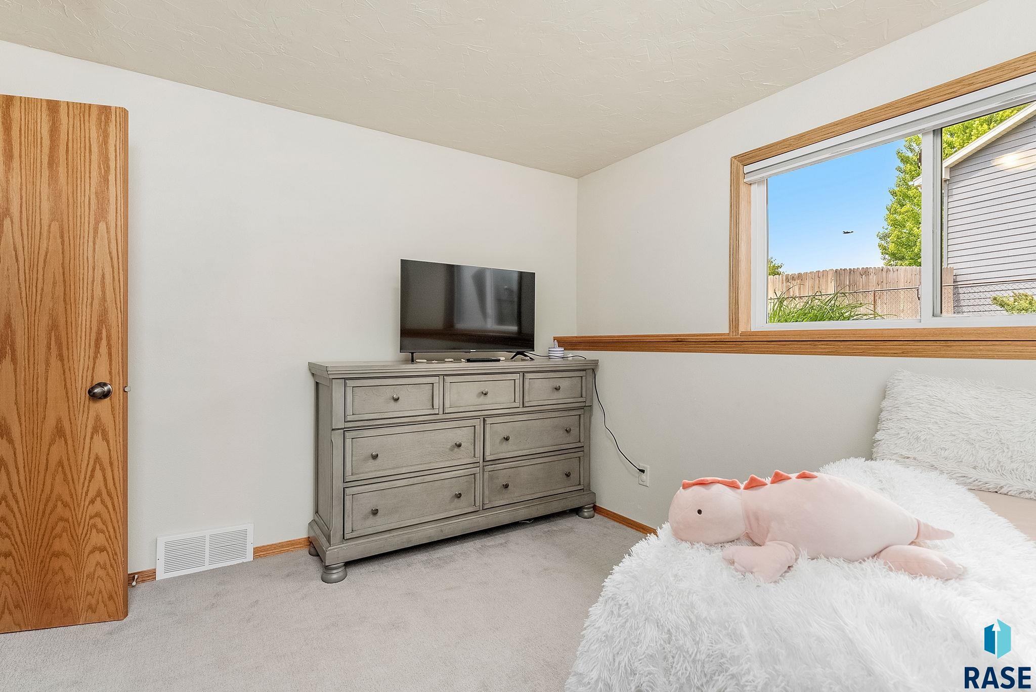 Harrisburg, South Dakota 57032, United States, 4 Bedrooms Bedrooms, ,2 BathroomsBathrooms,Residential,Active,153870