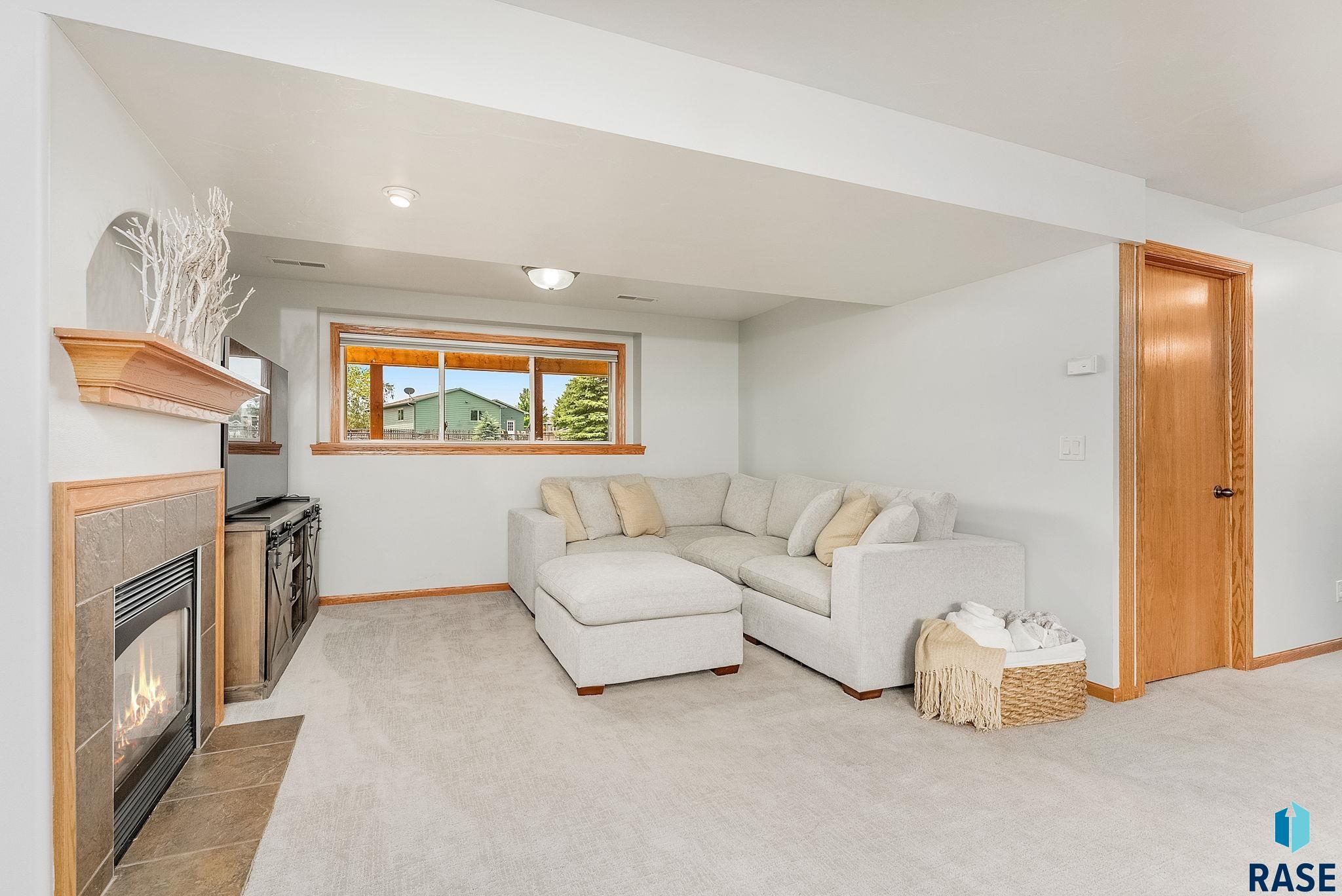 Harrisburg, South Dakota 57032, United States, 4 Bedrooms Bedrooms, ,2 BathroomsBathrooms,Residential,Active,153870