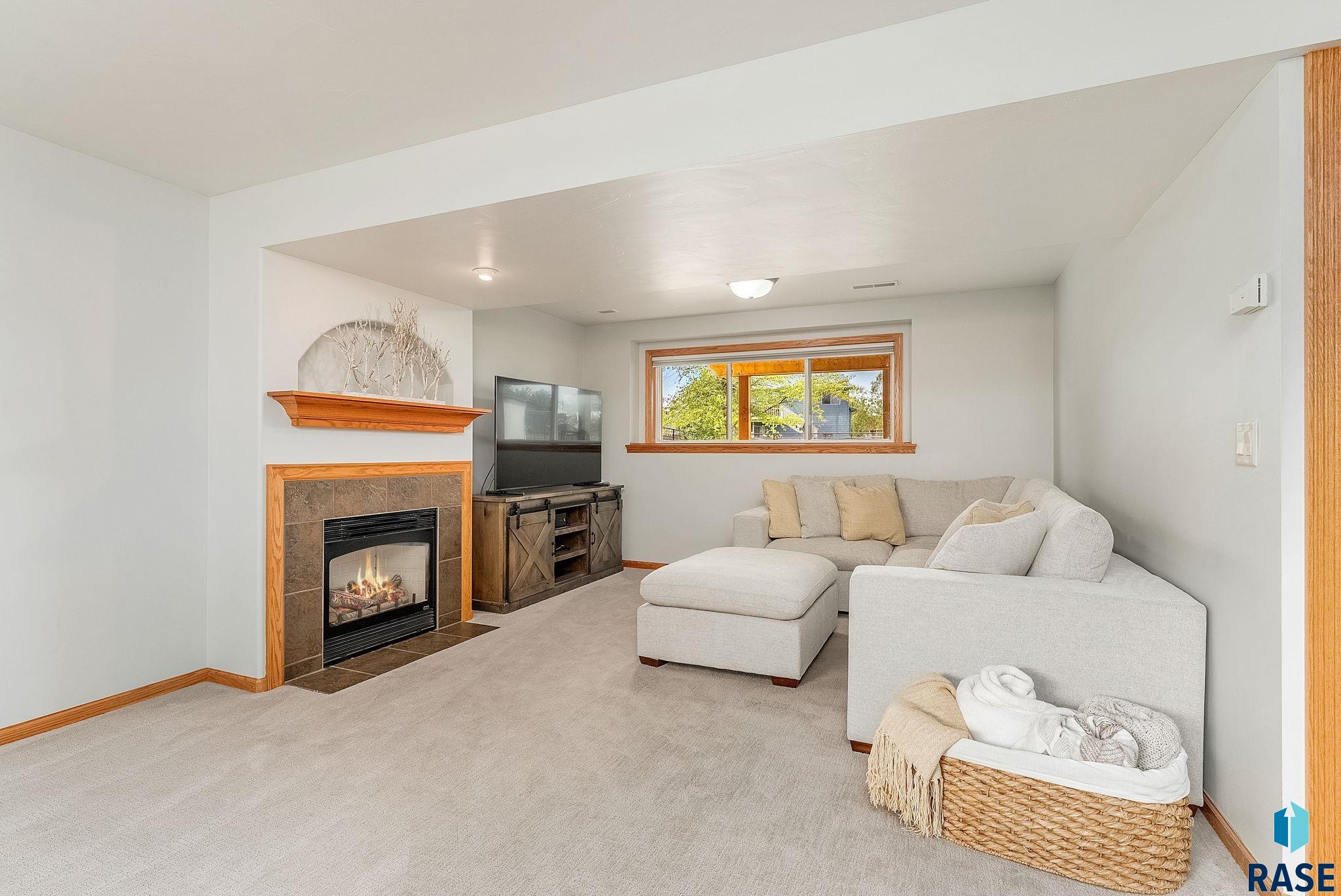 Harrisburg, South Dakota 57032, United States, 4 Bedrooms Bedrooms, ,2 BathroomsBathrooms,Residential,Active,153870