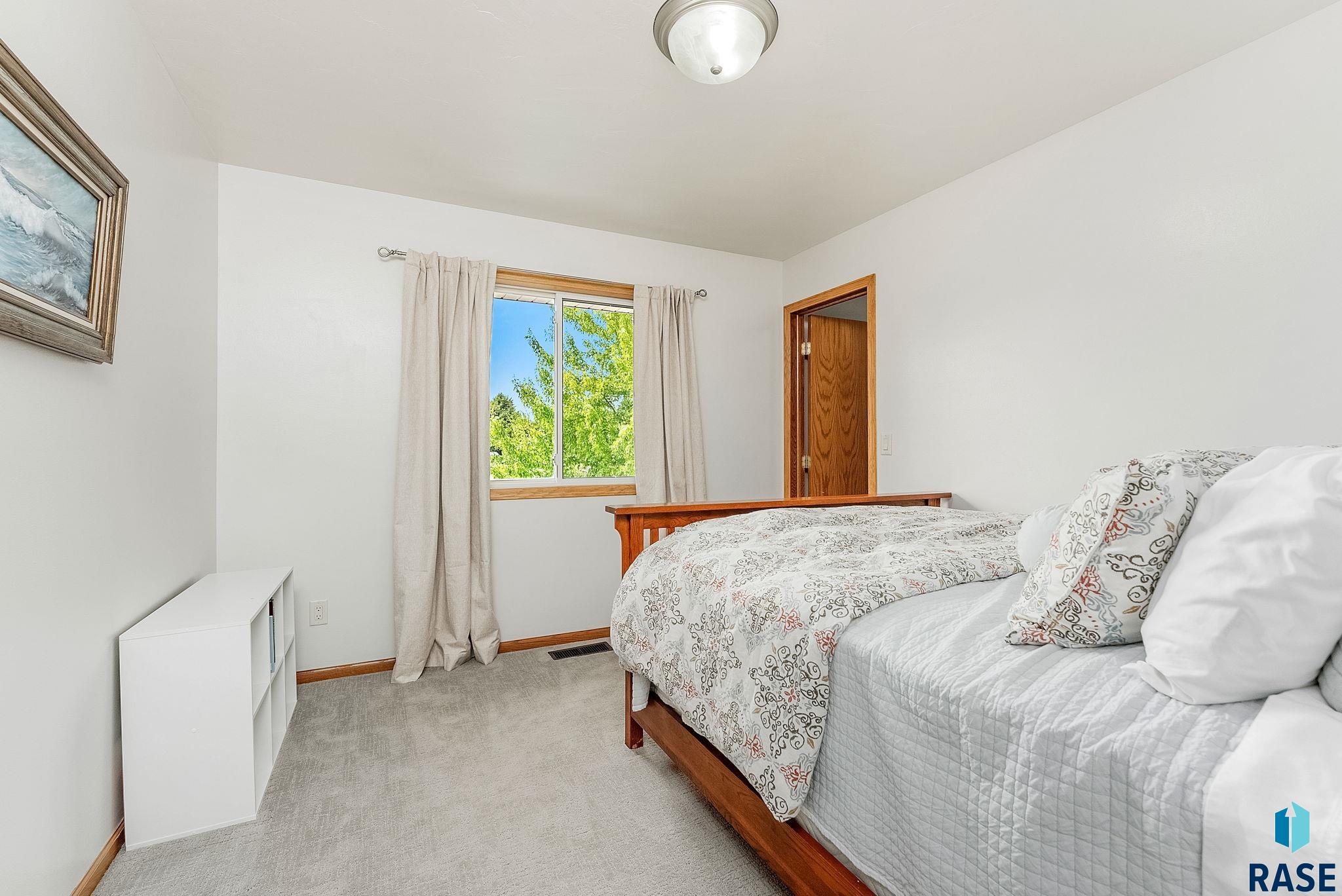 Harrisburg, South Dakota 57032, United States, 4 Bedrooms Bedrooms, ,2 BathroomsBathrooms,Residential,Active,153870