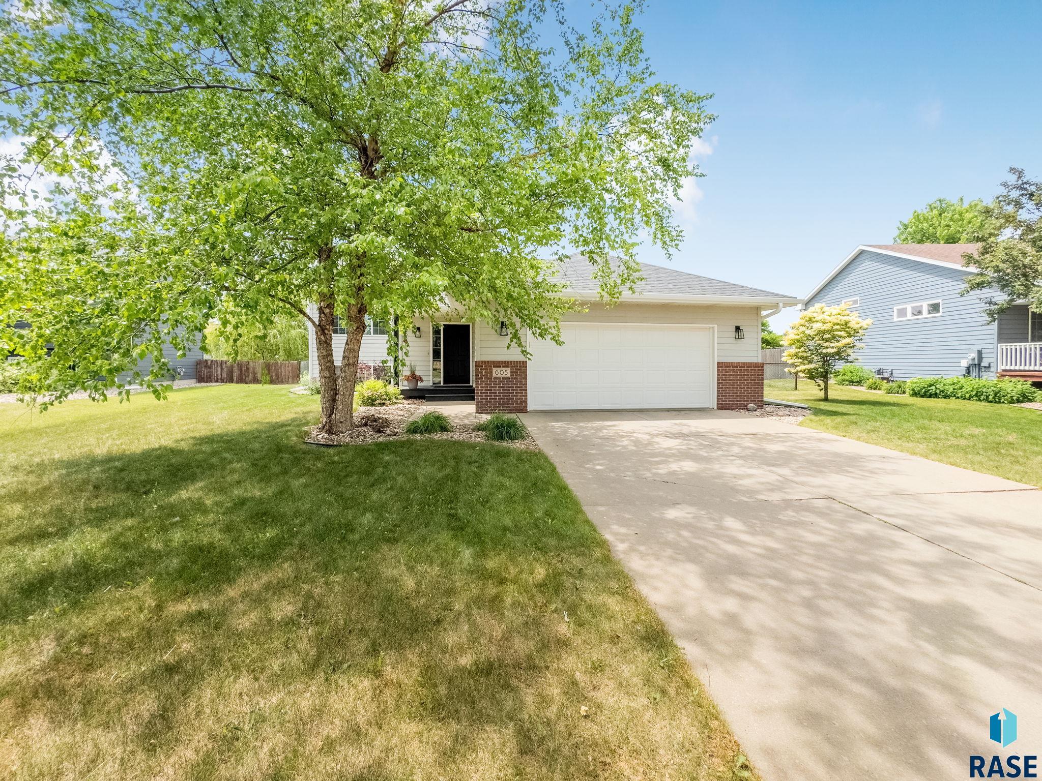 Harrisburg, South Dakota 57032, United States, 4 Bedrooms Bedrooms, ,2 BathroomsBathrooms,Residential,Active,153870