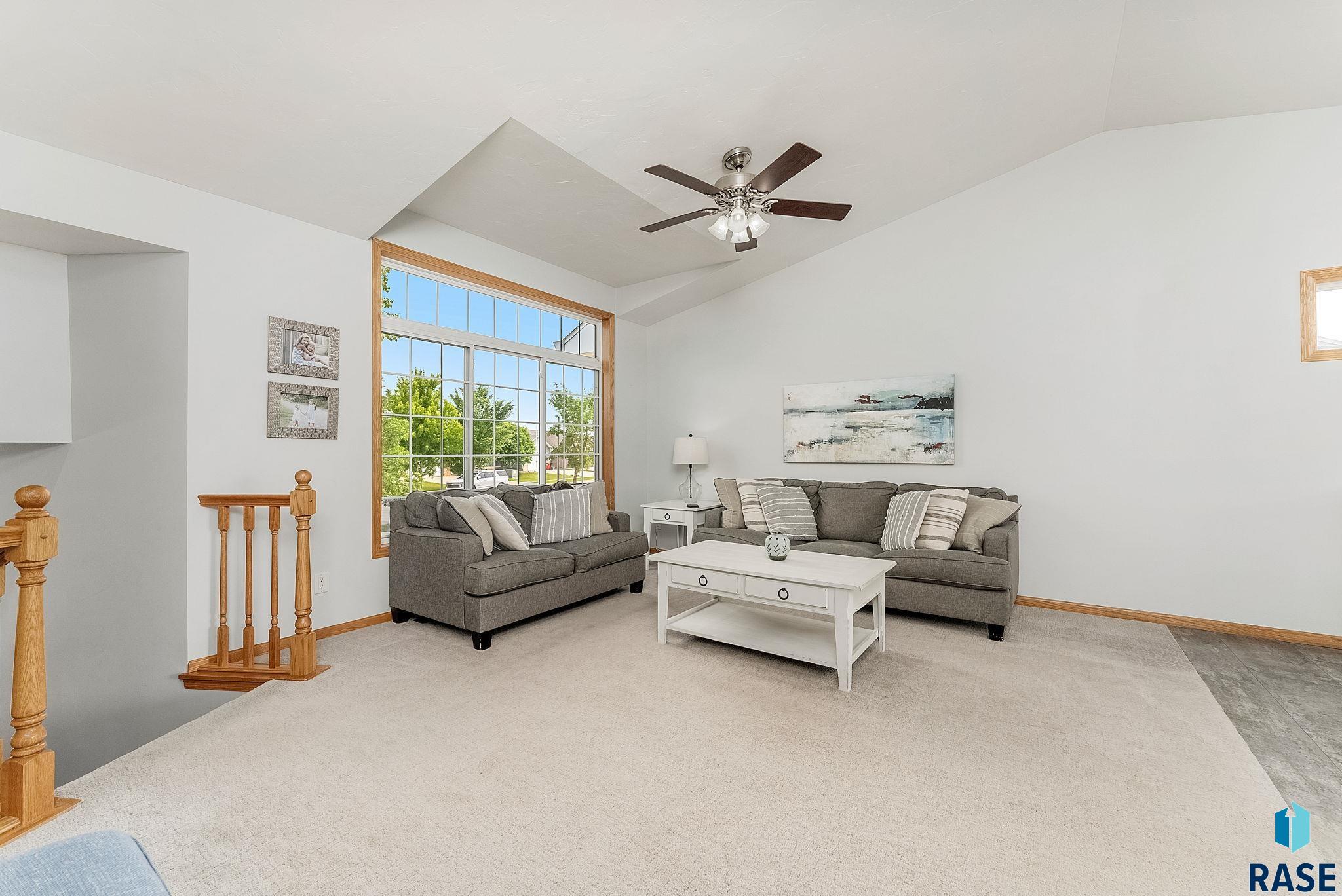 Harrisburg, South Dakota 57032, United States, 4 Bedrooms Bedrooms, ,2 BathroomsBathrooms,Residential,Active,153870