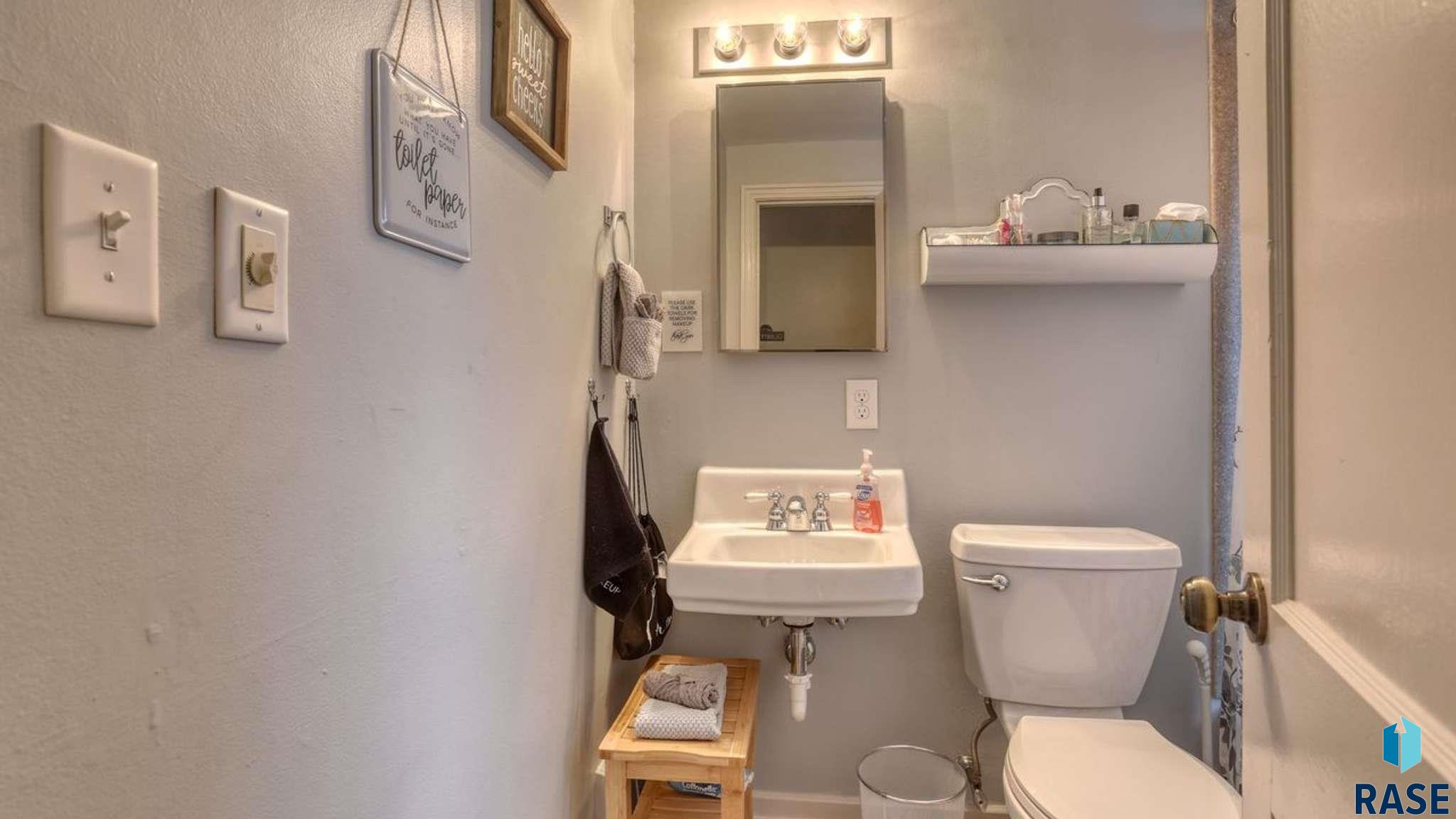 Deadwood, South Dakota 57732, United States, 3 Bedrooms Bedrooms, ,2 BathroomsBathrooms,Residential,Active,40035