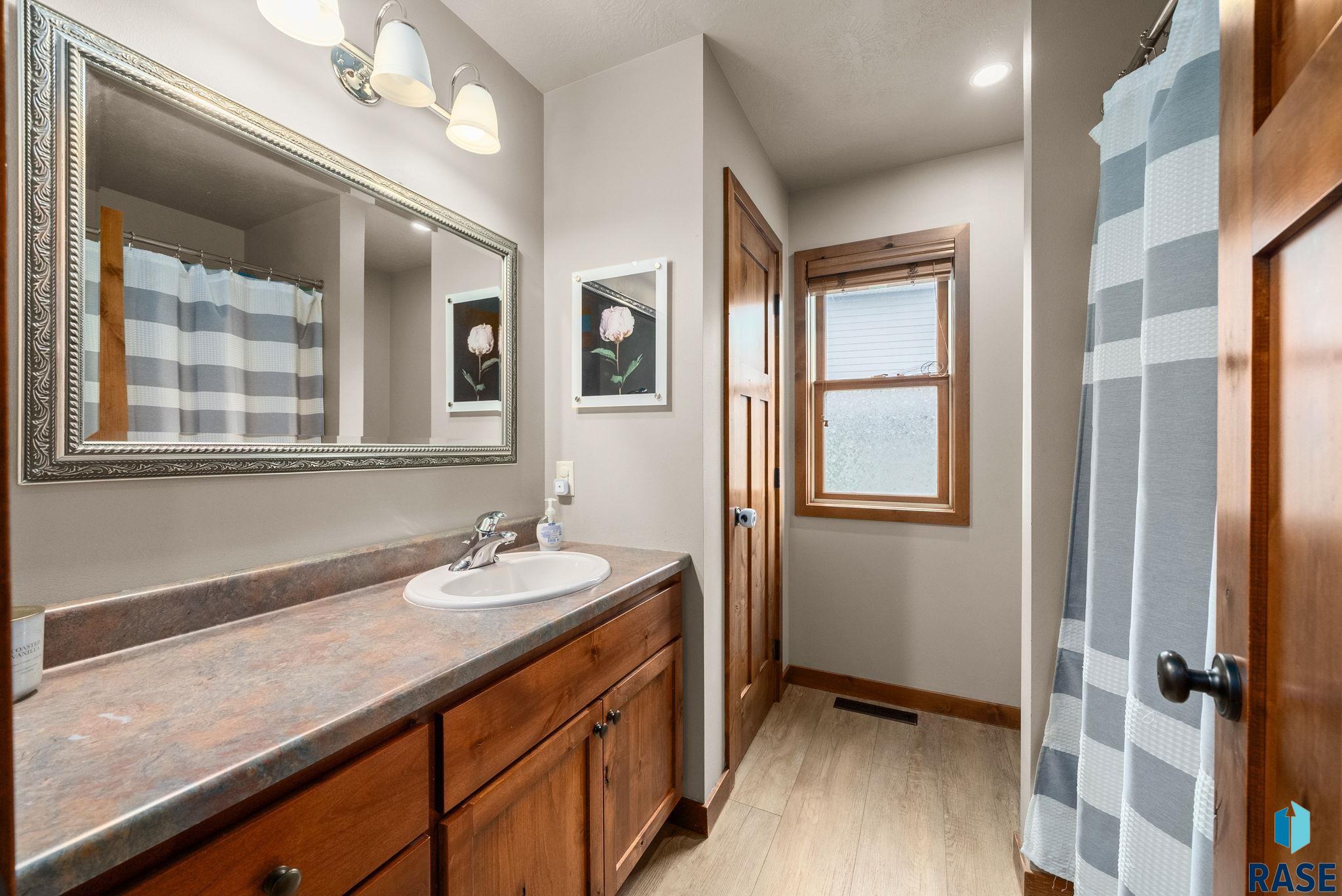 1325 W Whitechurch Ln Lane, Sioux Falls, New Jersey image 17