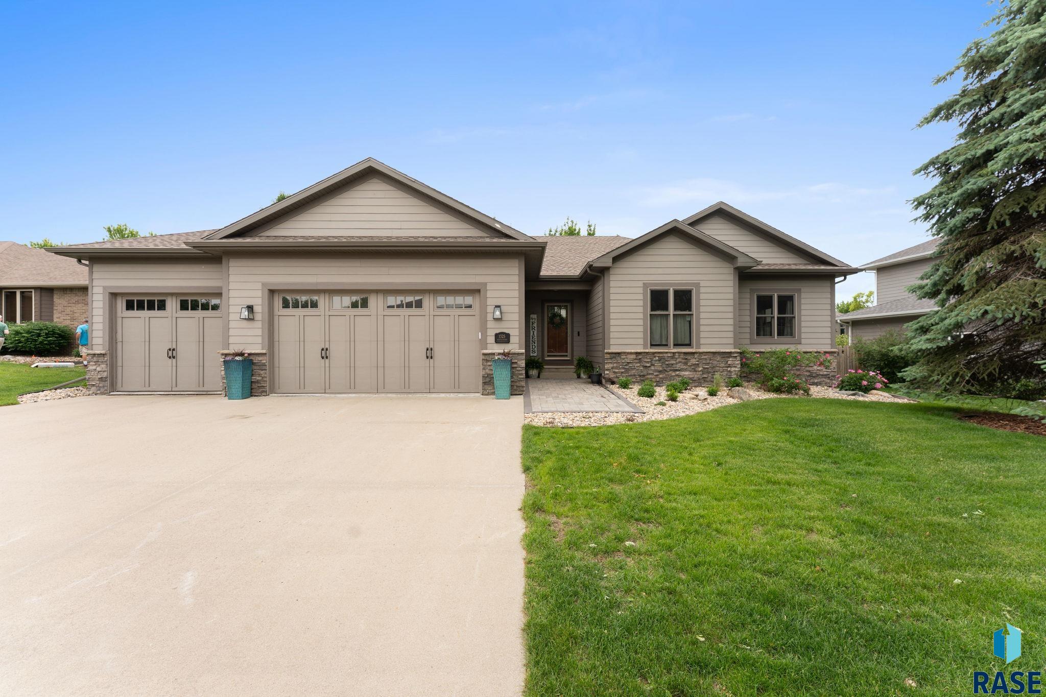 1325 W Whitechurch Ln Lane, Sioux Falls, New Jersey image 2