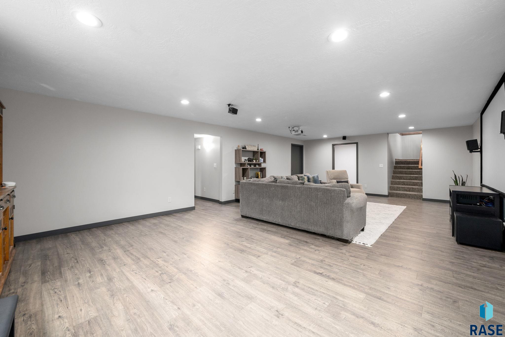 1325 W Whitechurch Ln Lane, Sioux Falls, New Jersey image 33