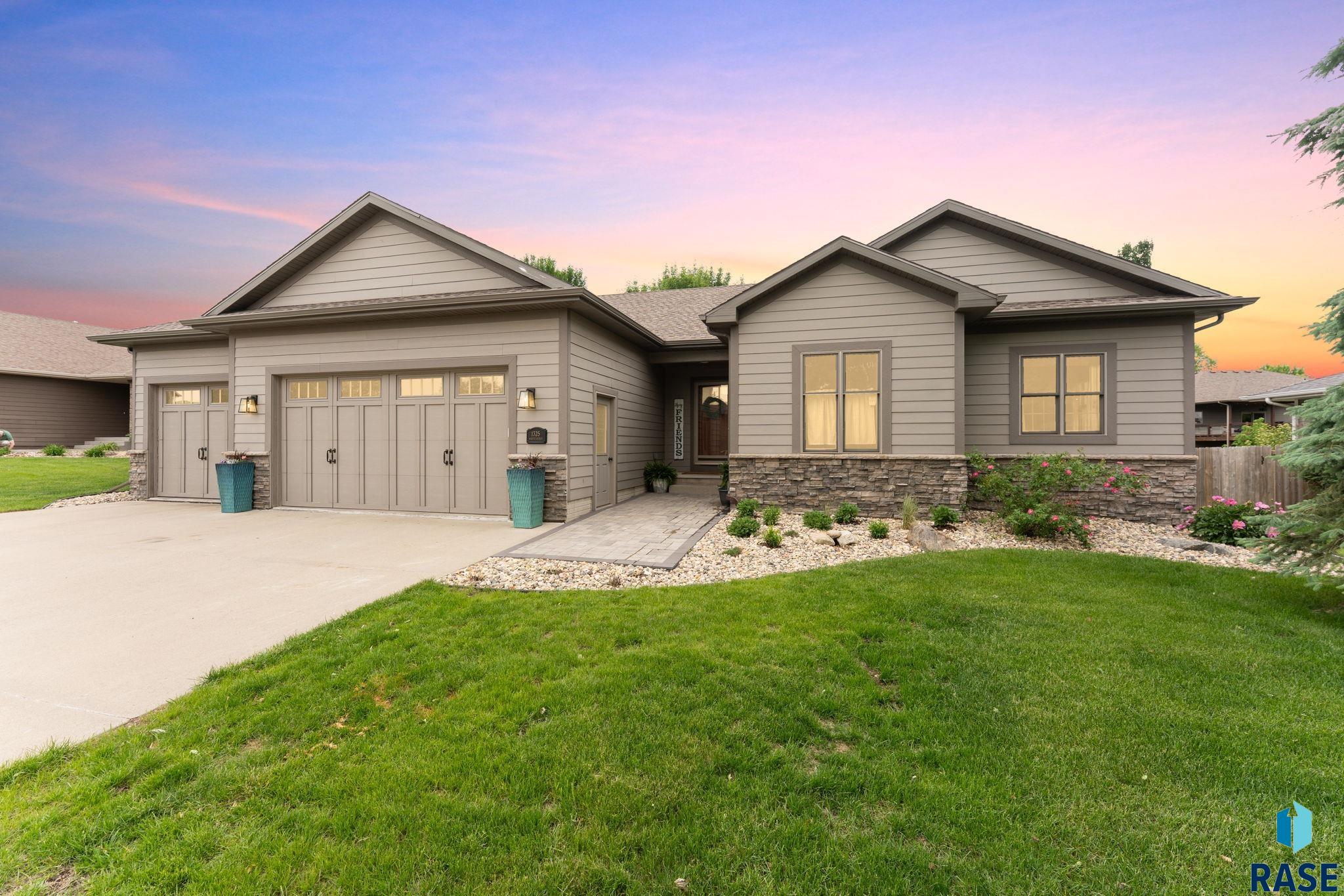 1325 W Whitechurch Ln Lane, Sioux Falls, New Jersey image 1