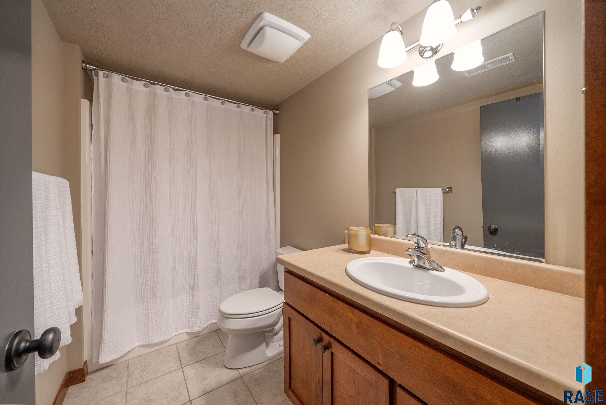 1325 W Whitechurch Ln Lane, Sioux Falls, New Jersey image 35