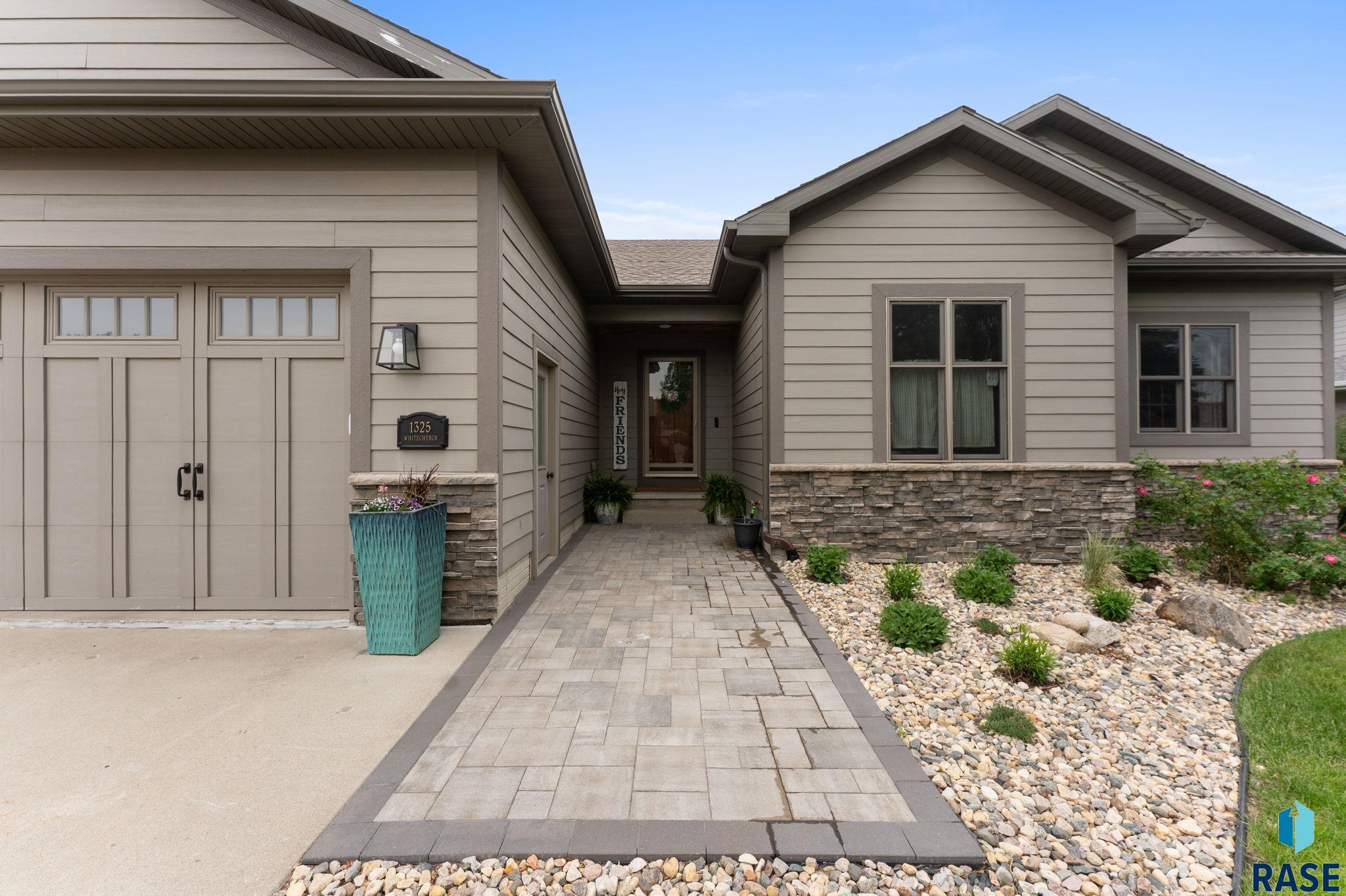 1325 W Whitechurch Ln Lane, Sioux Falls, New Jersey image 3