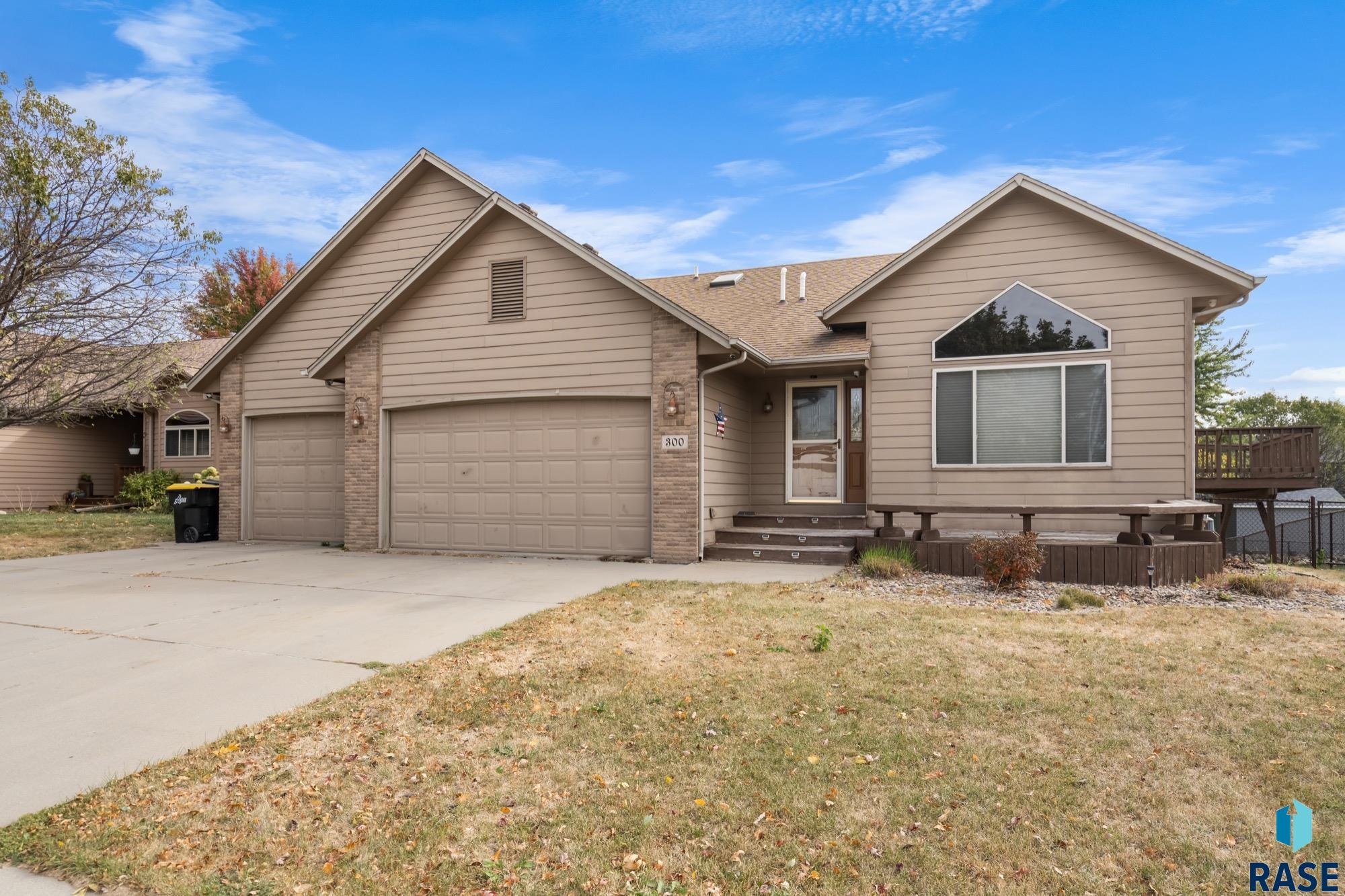 300 N Sandberg Dr Drive, Sioux Falls, South Dakota image 1