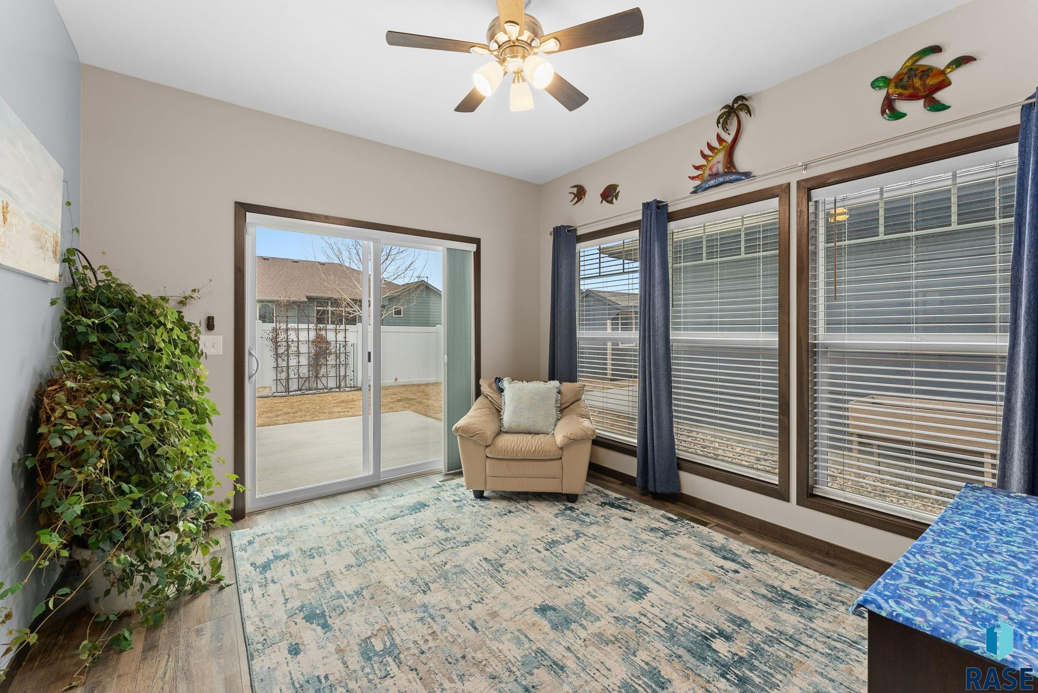 Sioux Falls, South Dakota 57108, United States, 2 Bedrooms Bedrooms, ,2 BathroomsBathrooms,Residential,Pending,8591