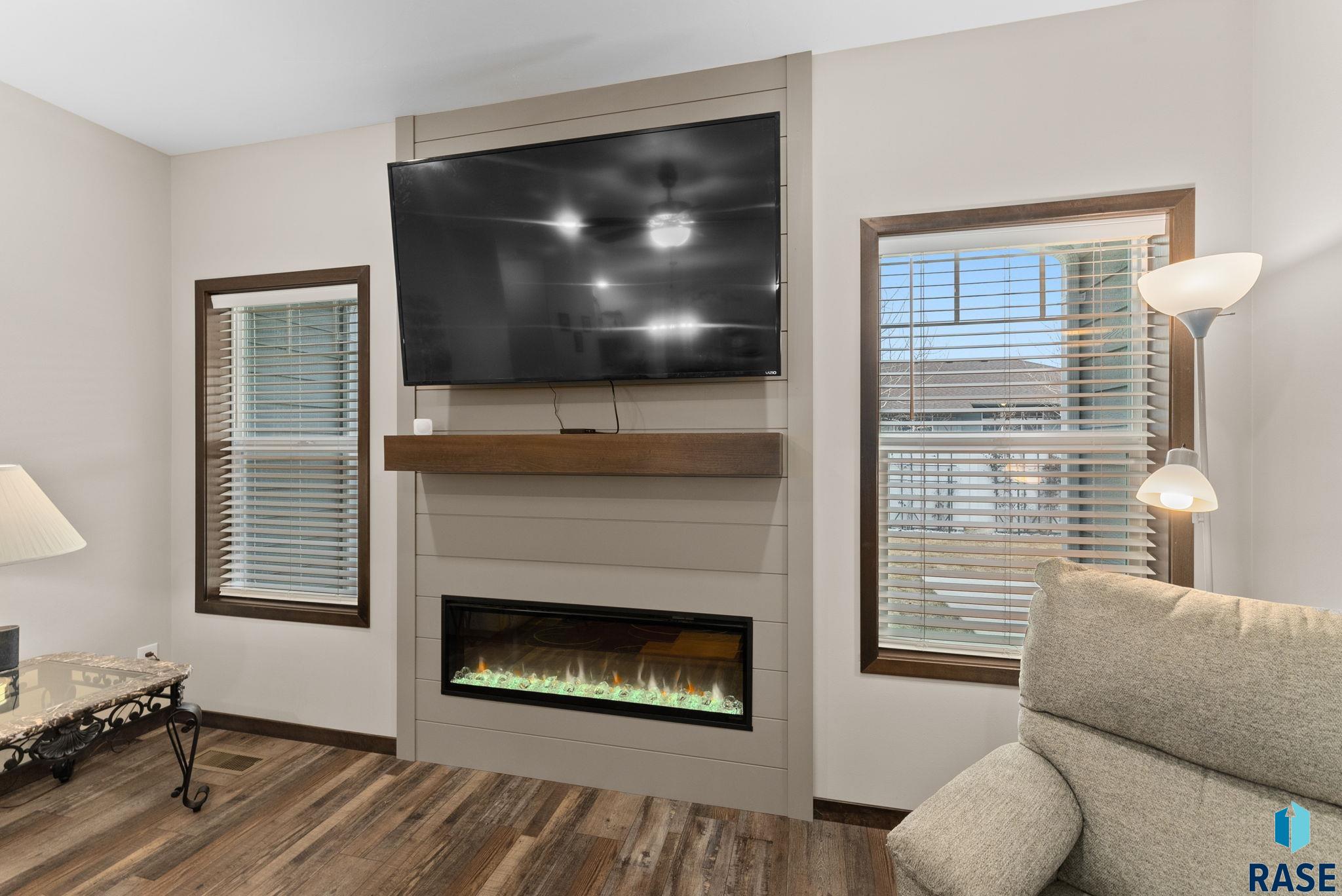 Sioux Falls, South Dakota 57108, United States, 2 Bedrooms Bedrooms, ,2 BathroomsBathrooms,Residential,Pending,8591