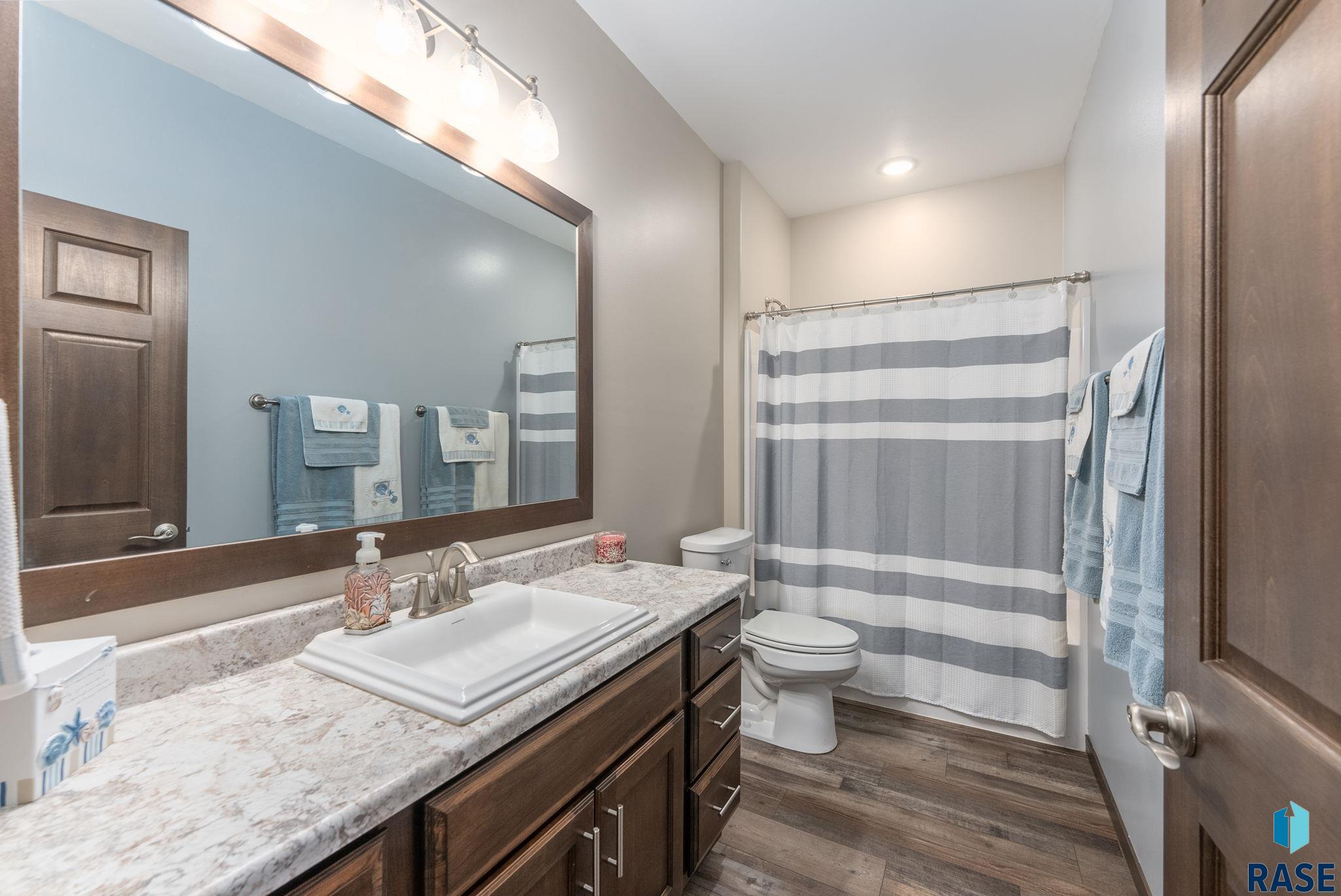 Sioux Falls, South Dakota 57108, United States, 2 Bedrooms Bedrooms, ,2 BathroomsBathrooms,Residential,Pending,8591